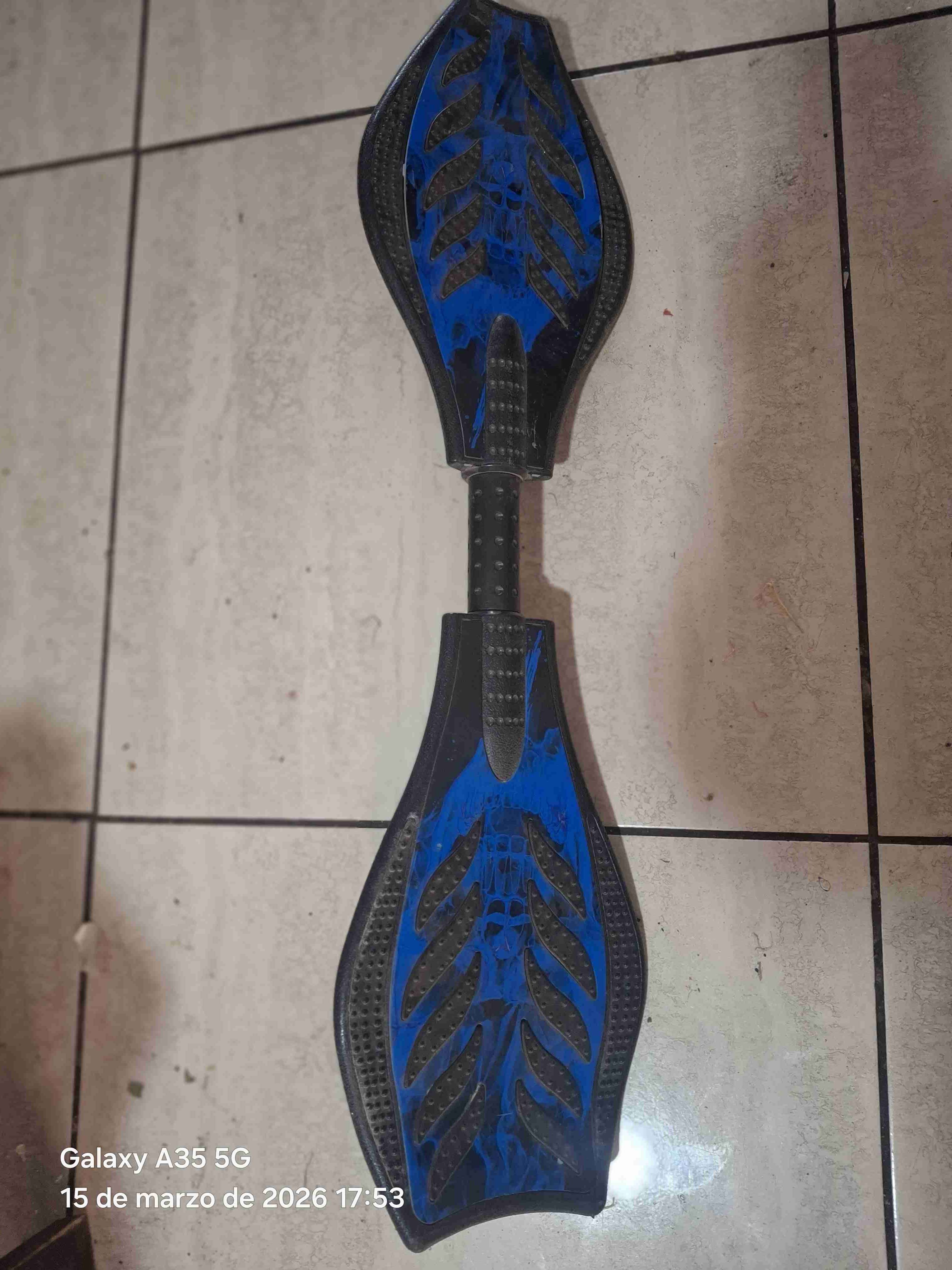 Patineta tipo waveboard azul - miniatura 2