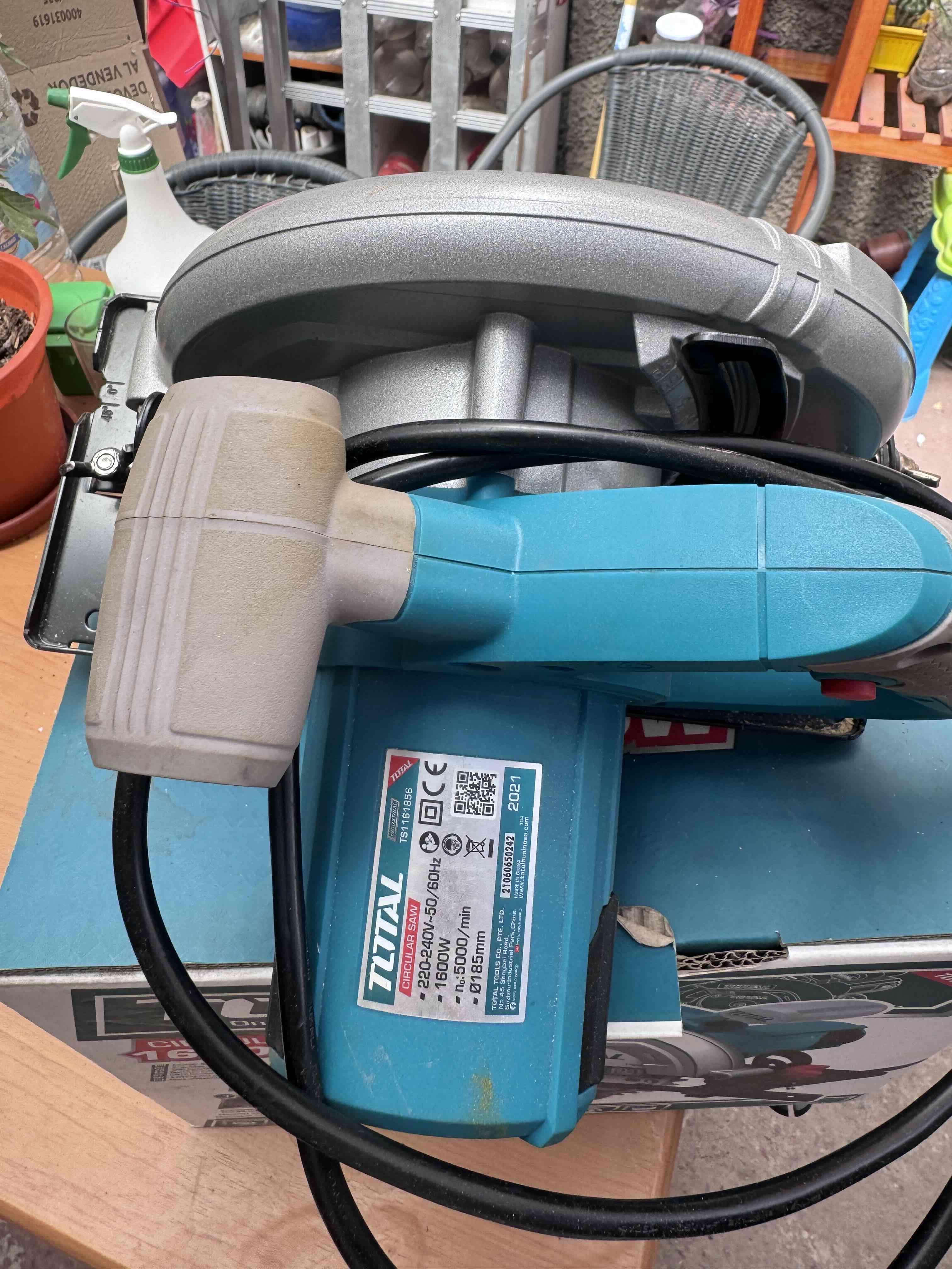 Sierra circular Total 1600W - miniatura 3