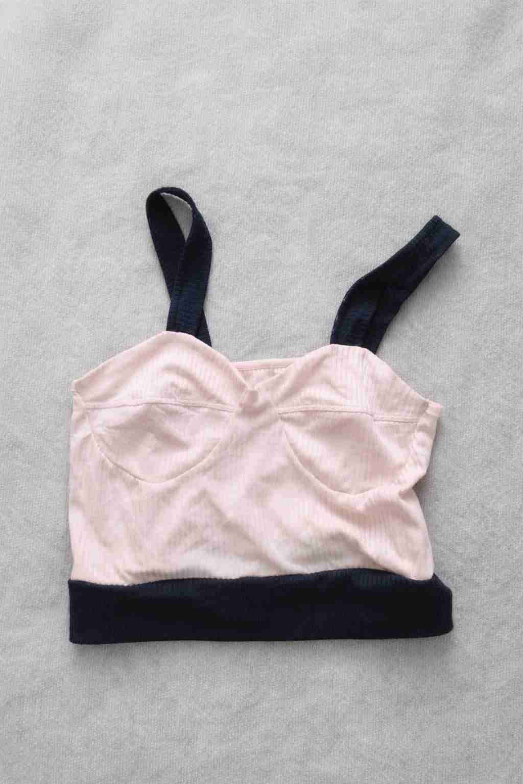 Top corto rosa y azul