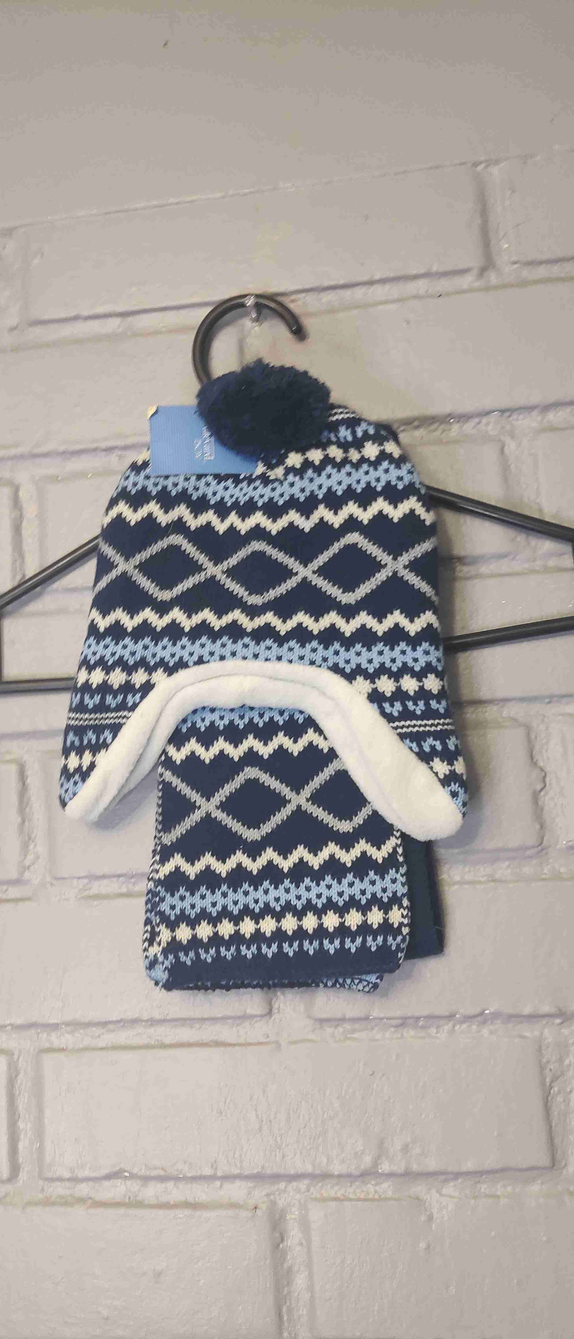 Gorro y bufanda de lana azul