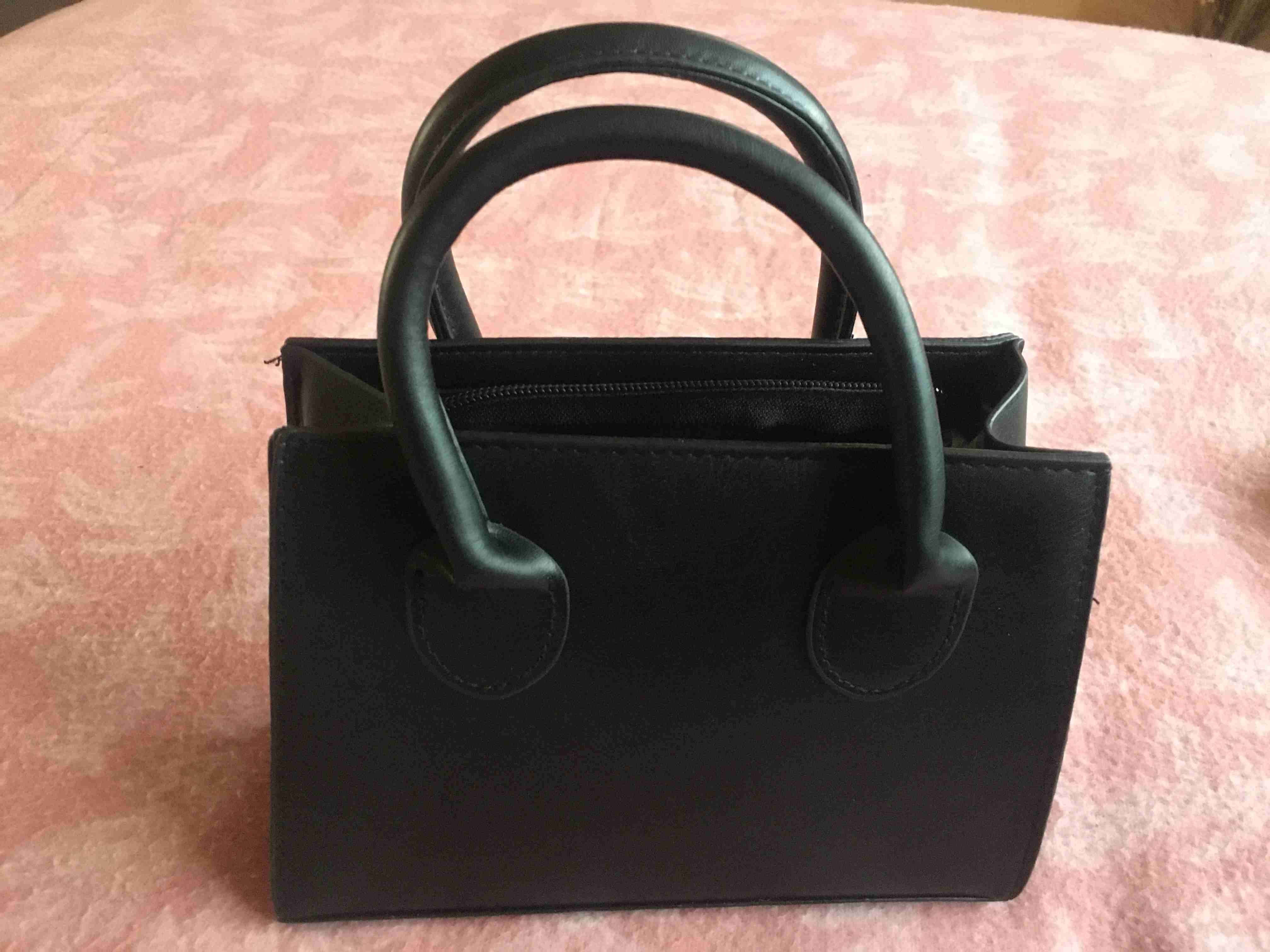 Bolso negro de mano - miniatura 4