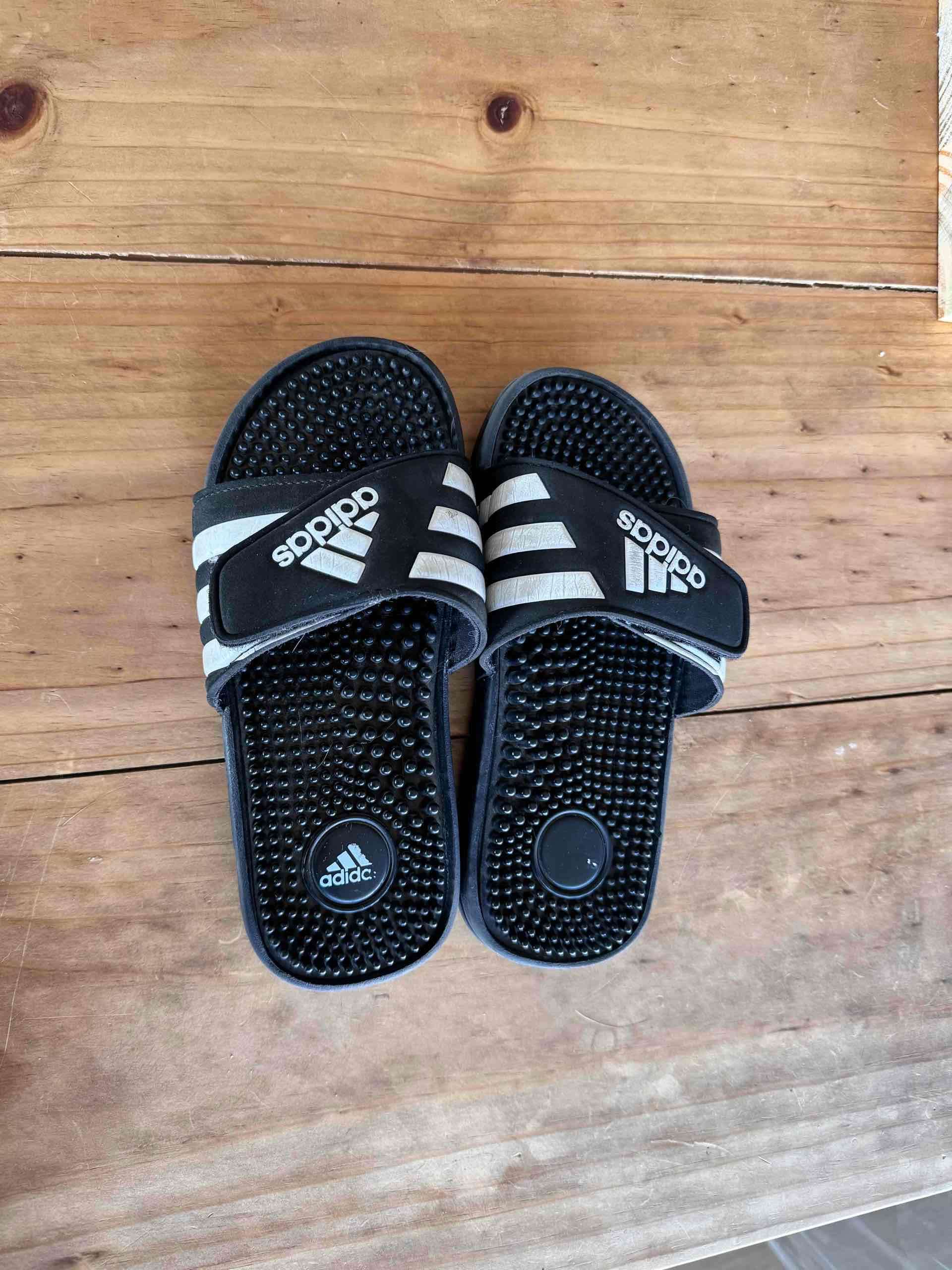 Sandalias Adidas adissage niño - miniatura 4