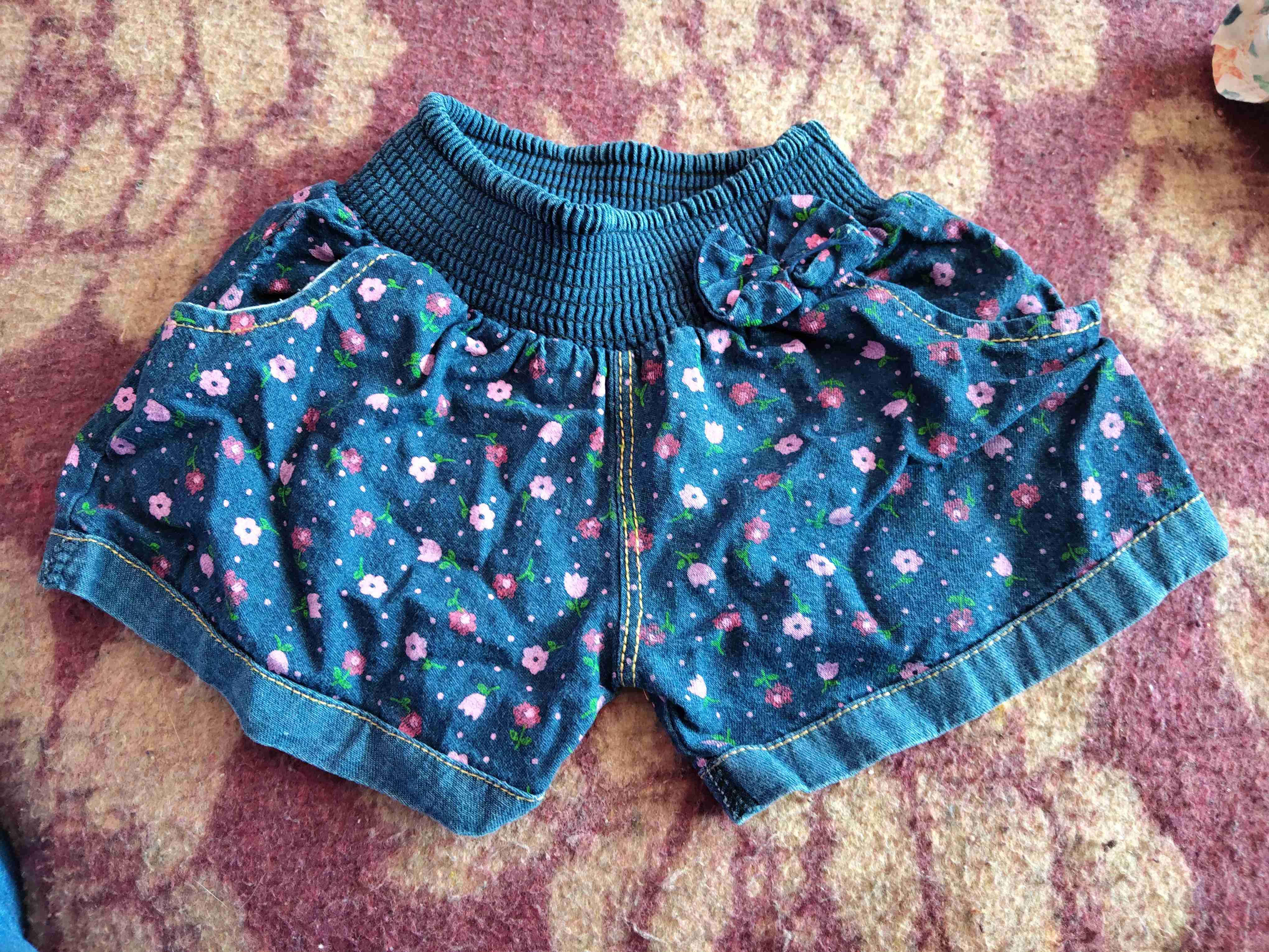 Shorts floreados para niñas