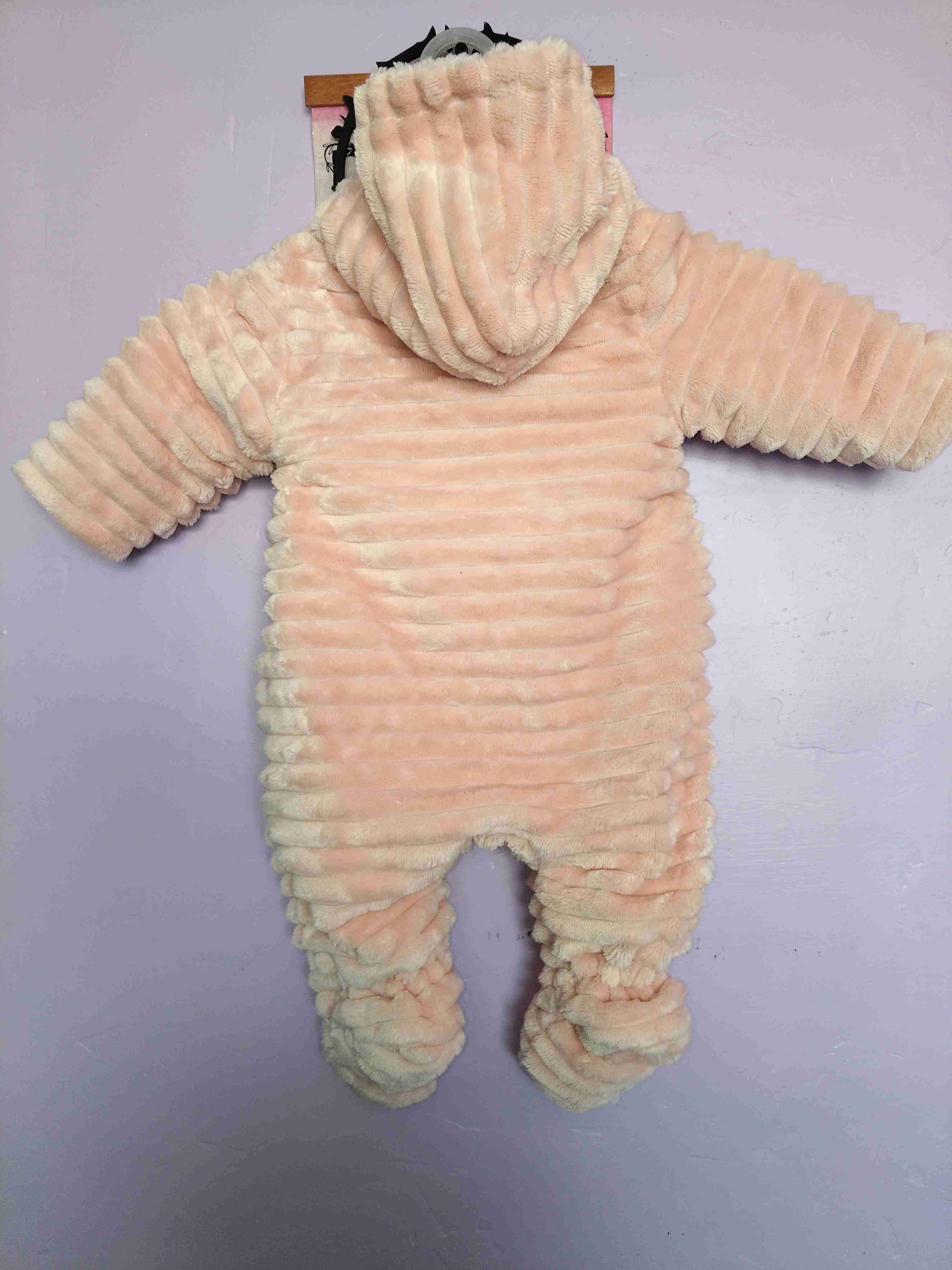 Pijama peludo para bebé rosado - miniatura 4