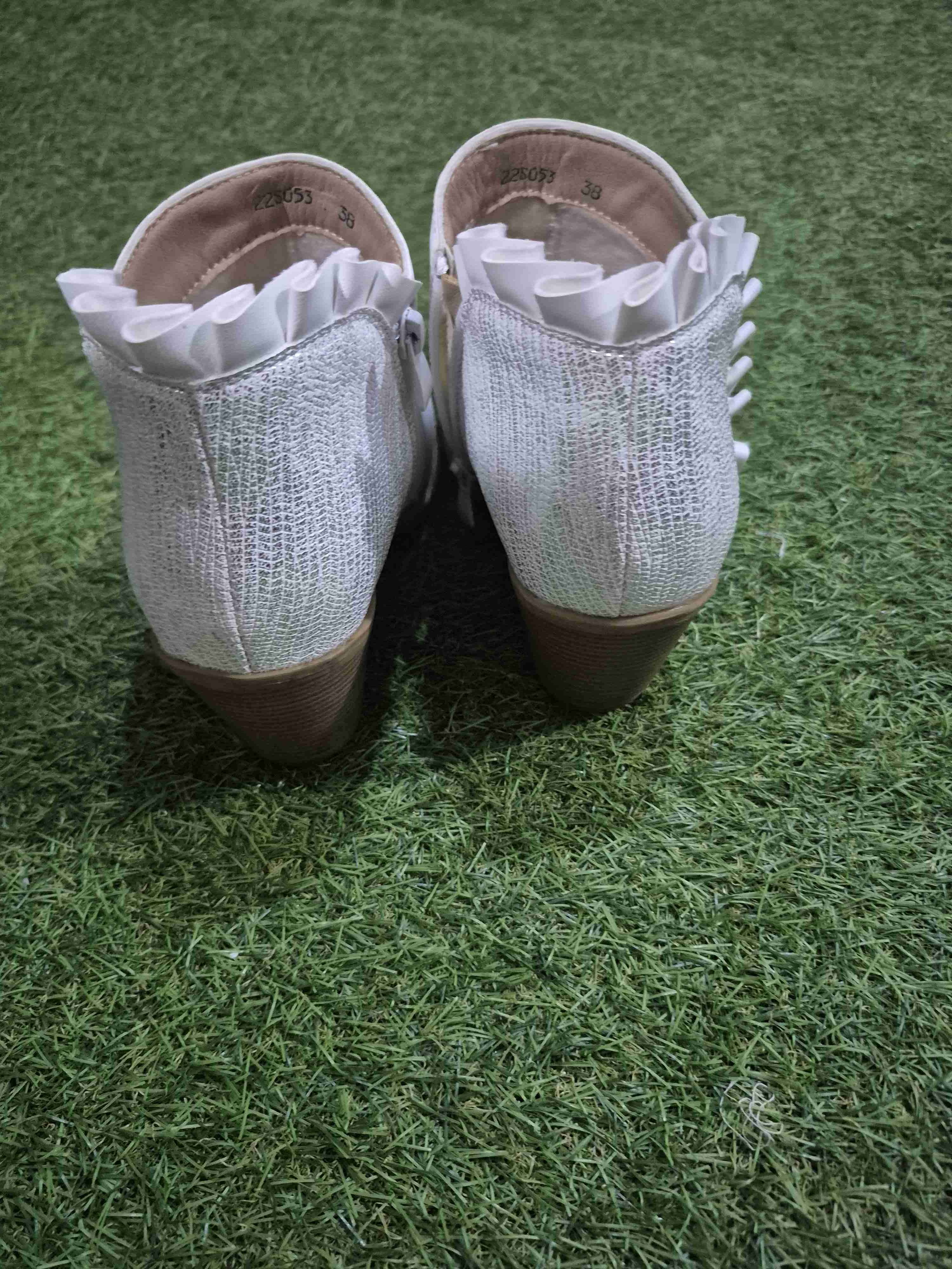 Botines blancos con tacón - miniatura 3