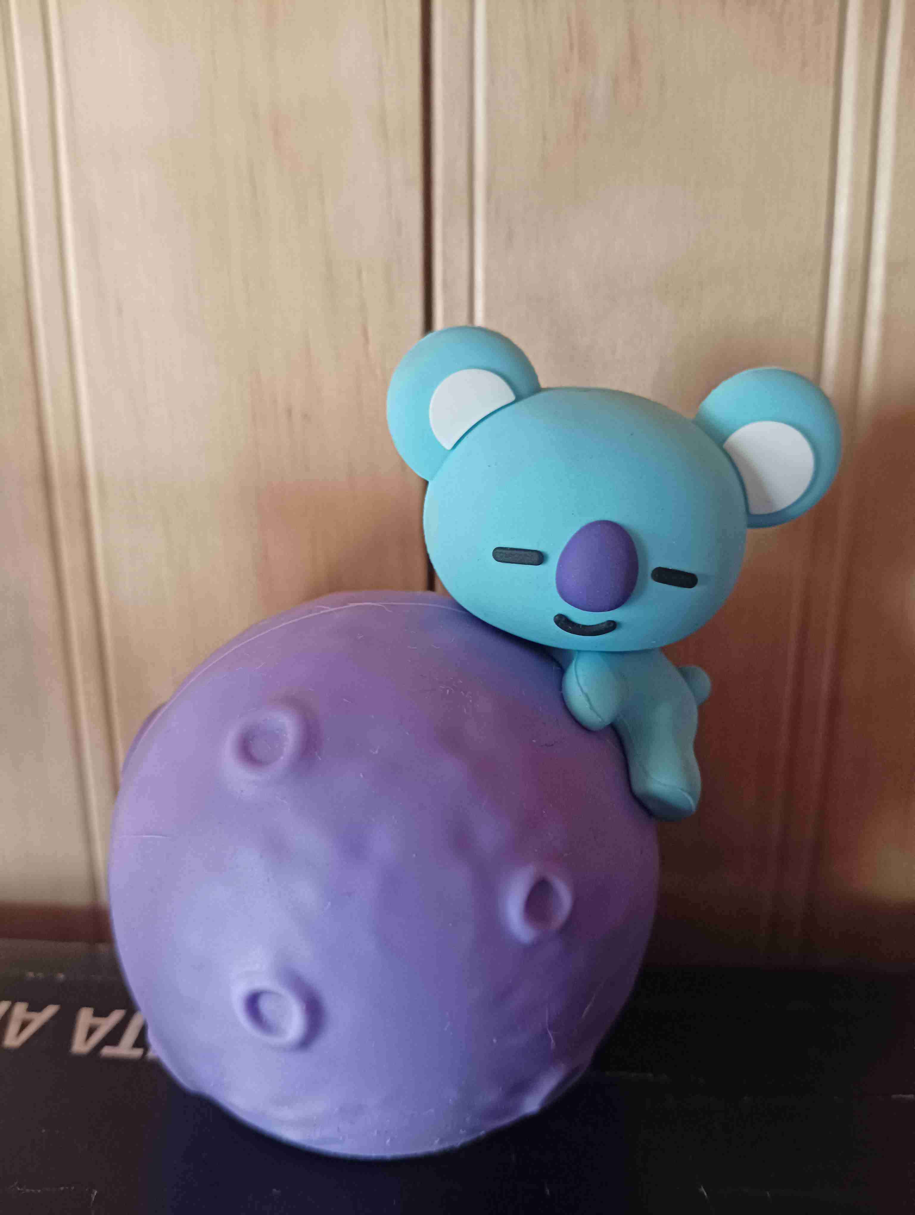 Figura miniso Bt21 koya led night light