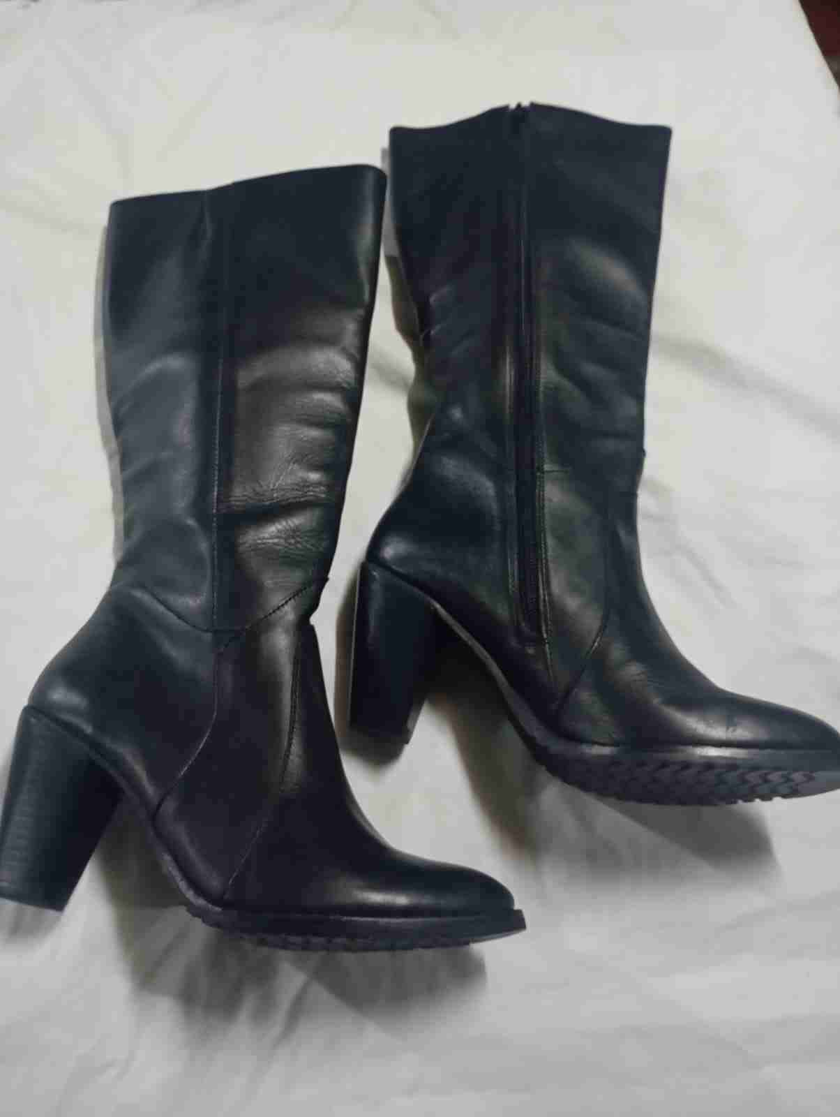 Botas negras 100%cuero fabricación chilena .