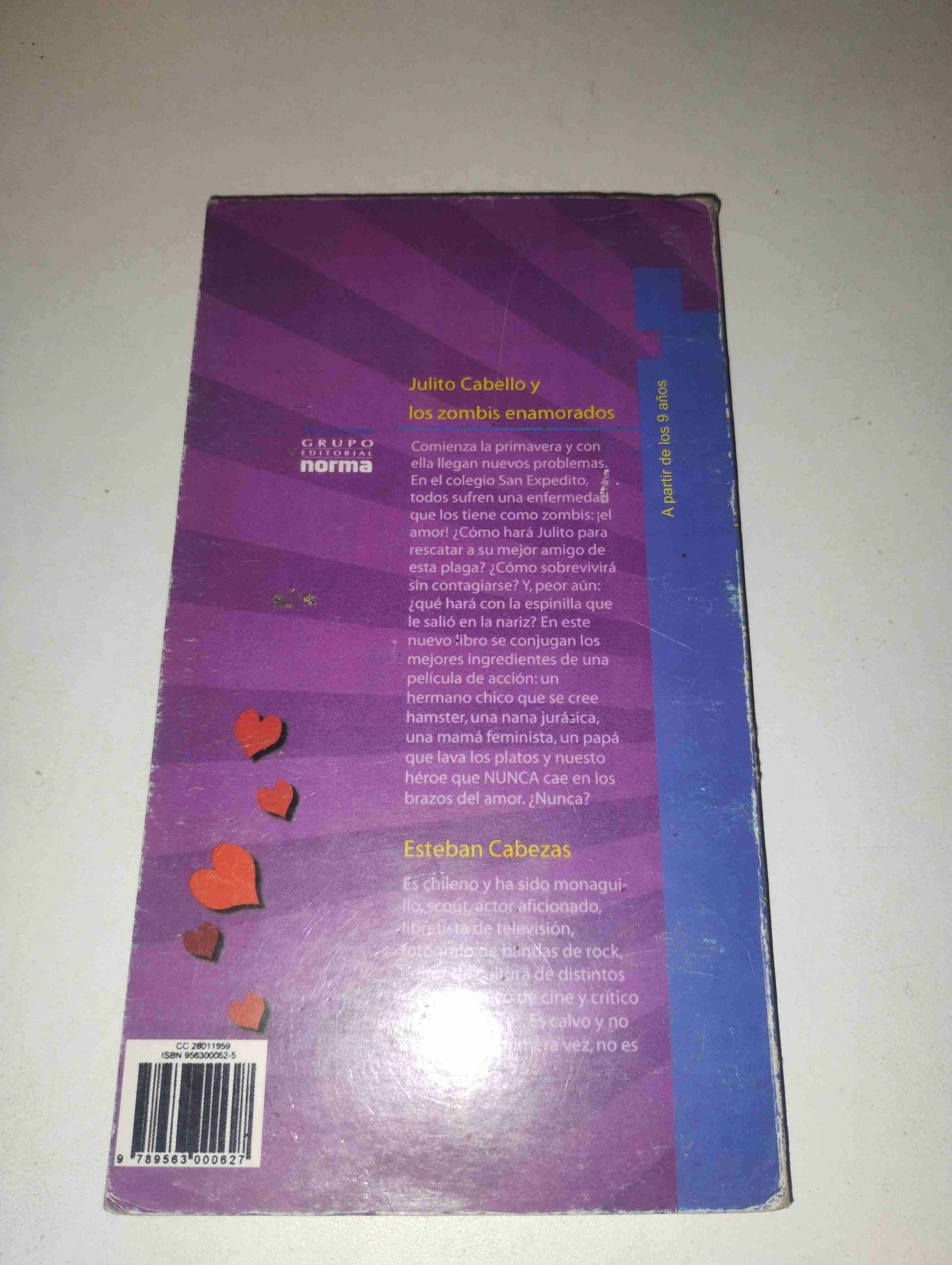 Libro "Julito Cabello y los zombis enamorados" - miniatura 2