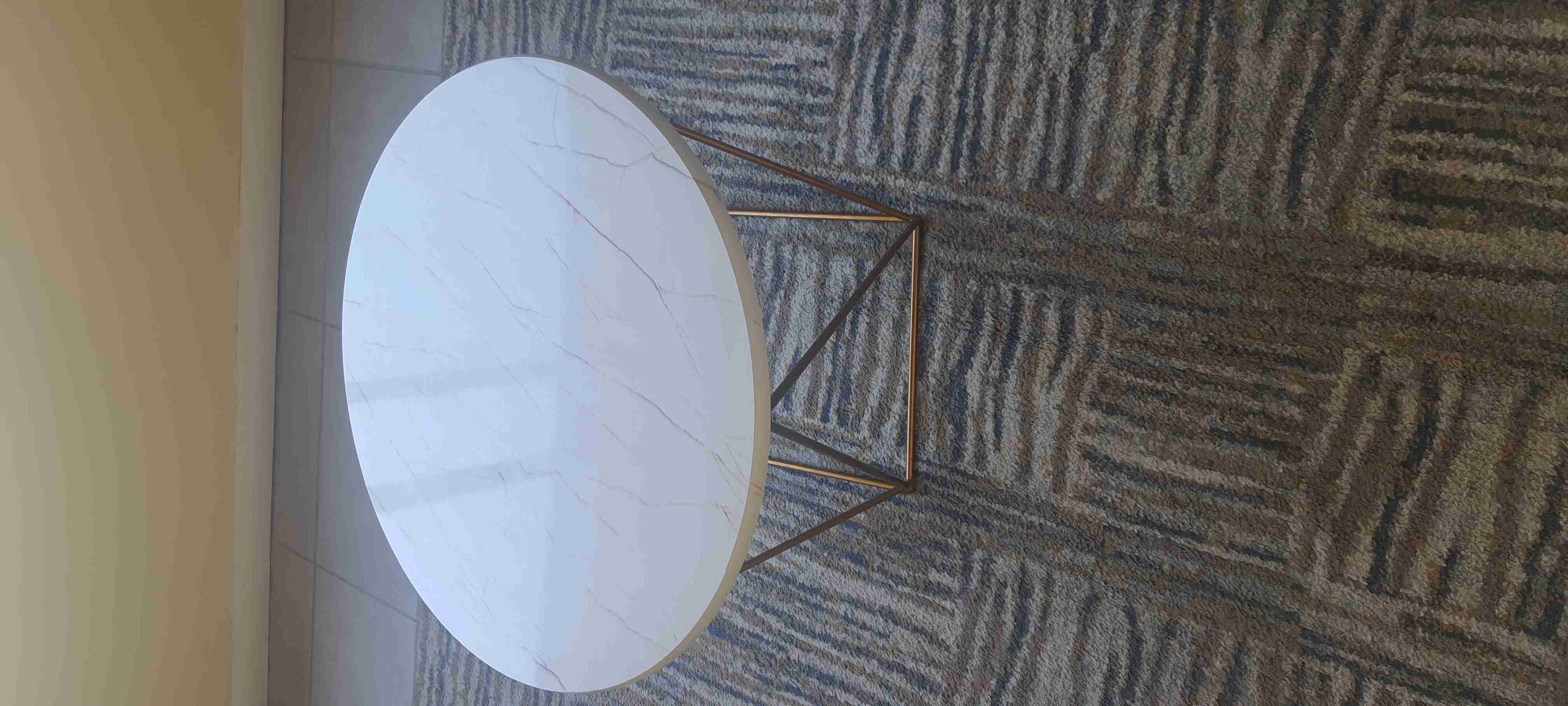 Mesa de centro redonda blanca