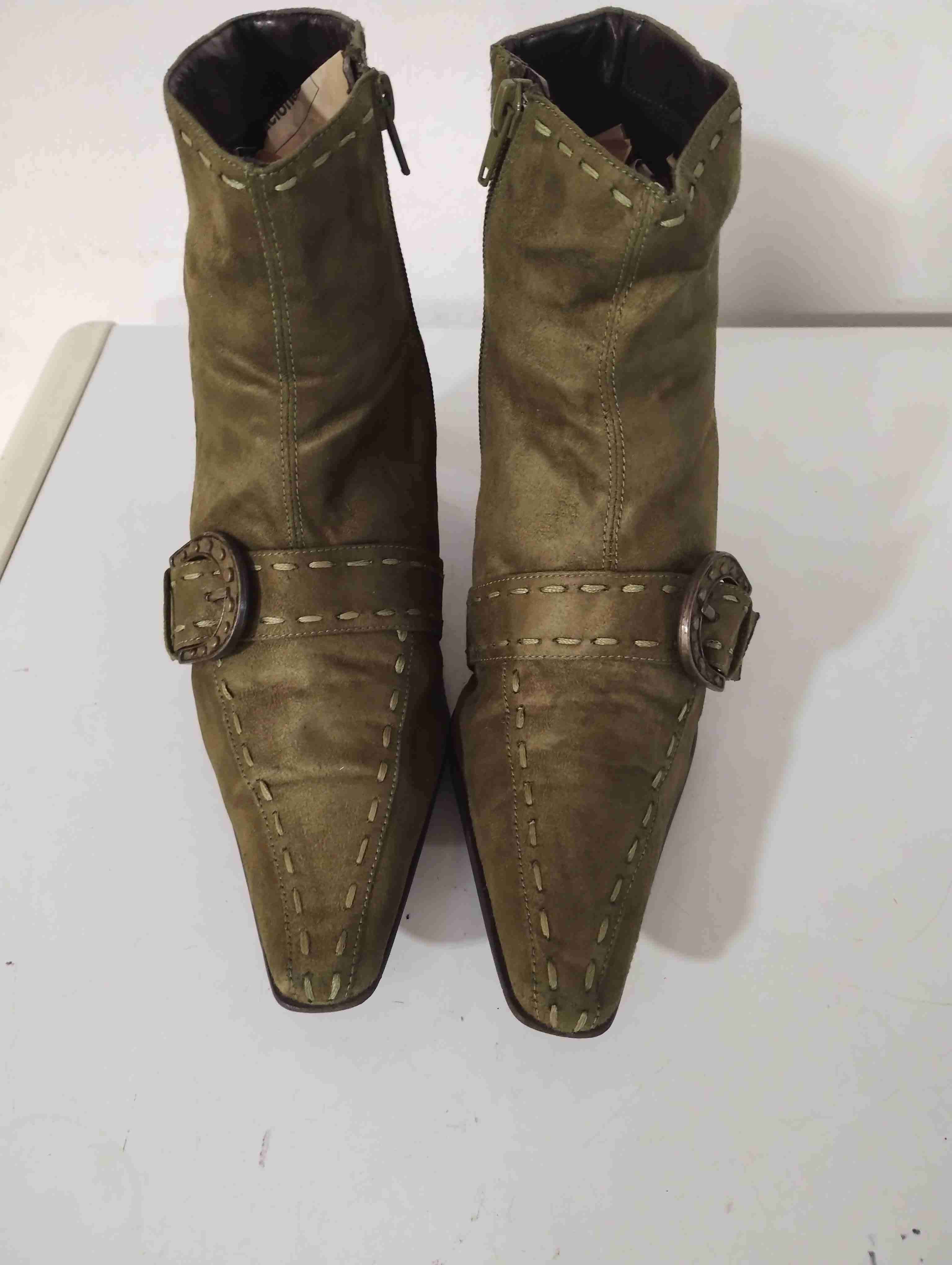 Botines verdes con hebillas - miniatura 3