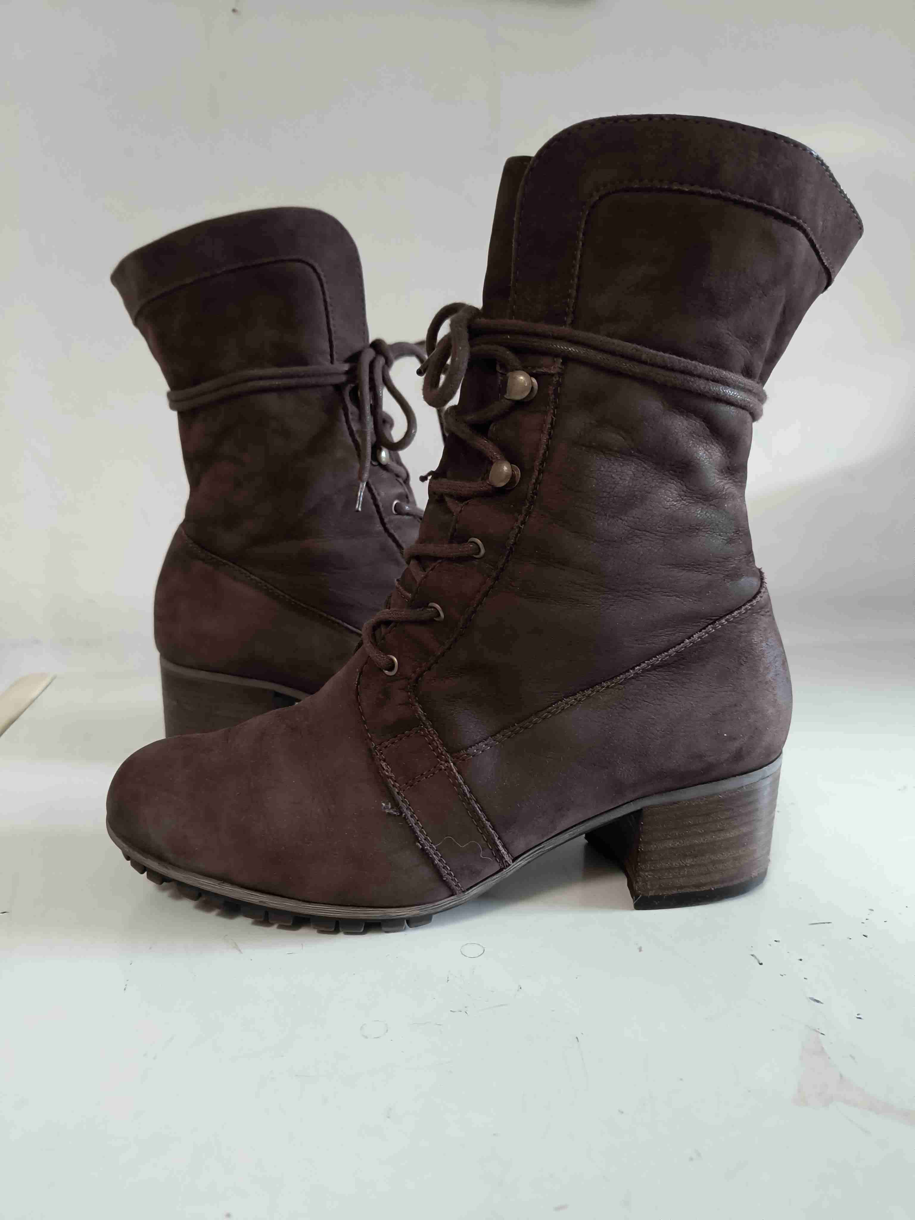 Botines de cuero marrón