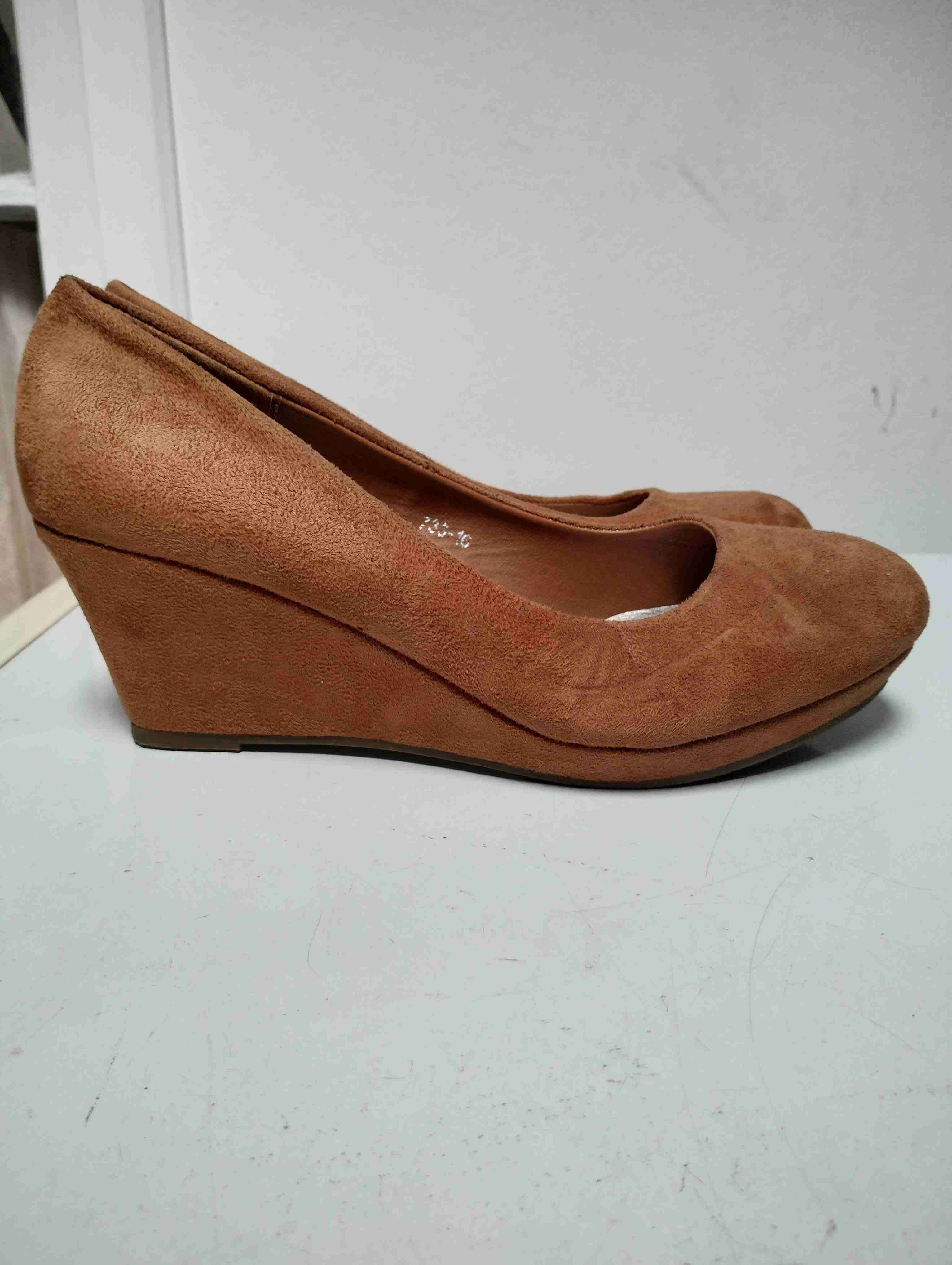 Zapatos de cuña marrones - miniatura 3