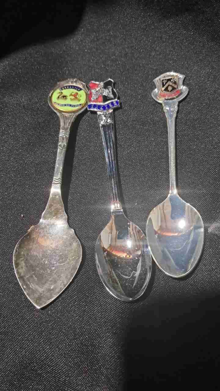 Cucharas de colección con escudos - miniatura 2