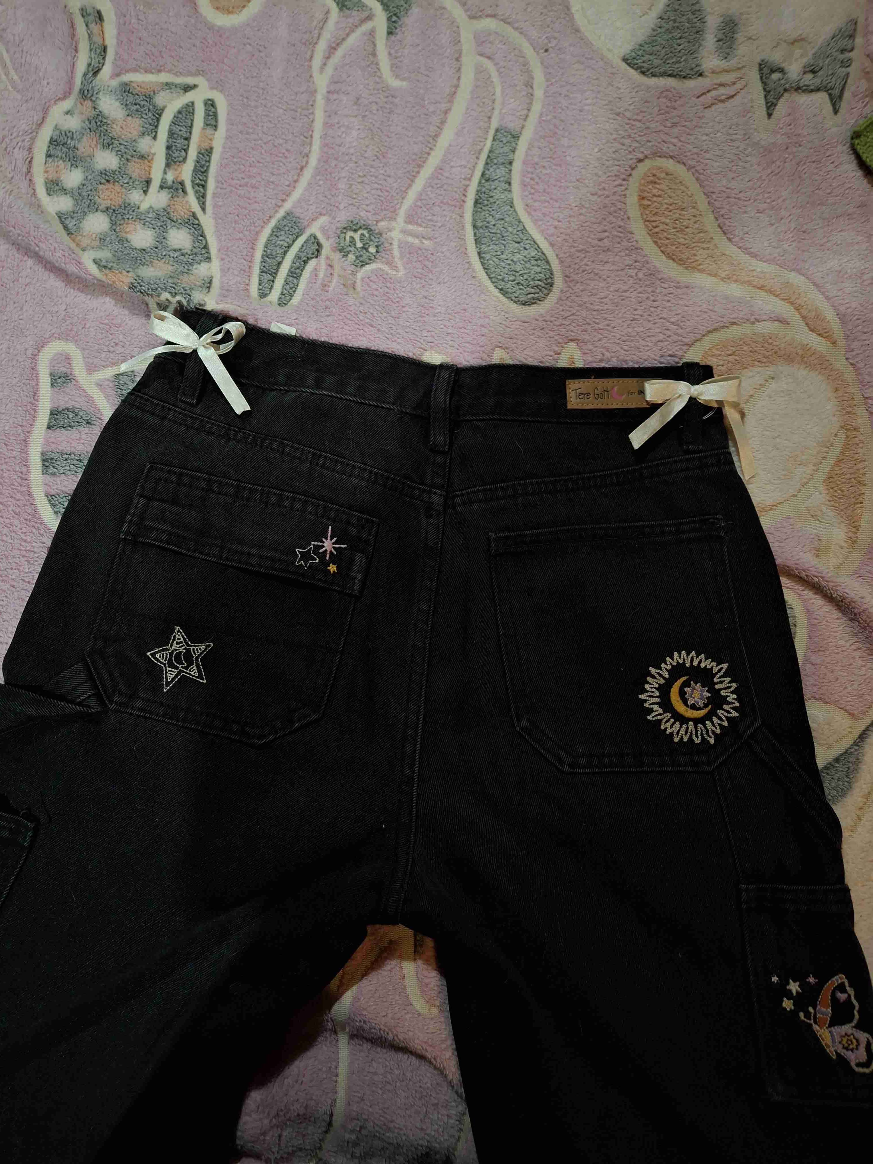 Jeans negros bordados con diseño - miniatura 4