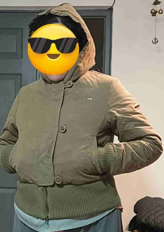 Chaqueta café con capucha - miniatura 4