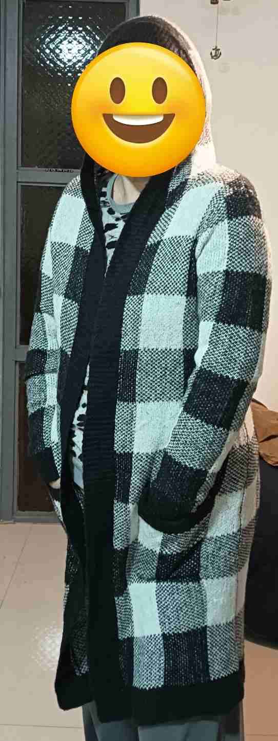 Abrigo a cuadros negro y blanco