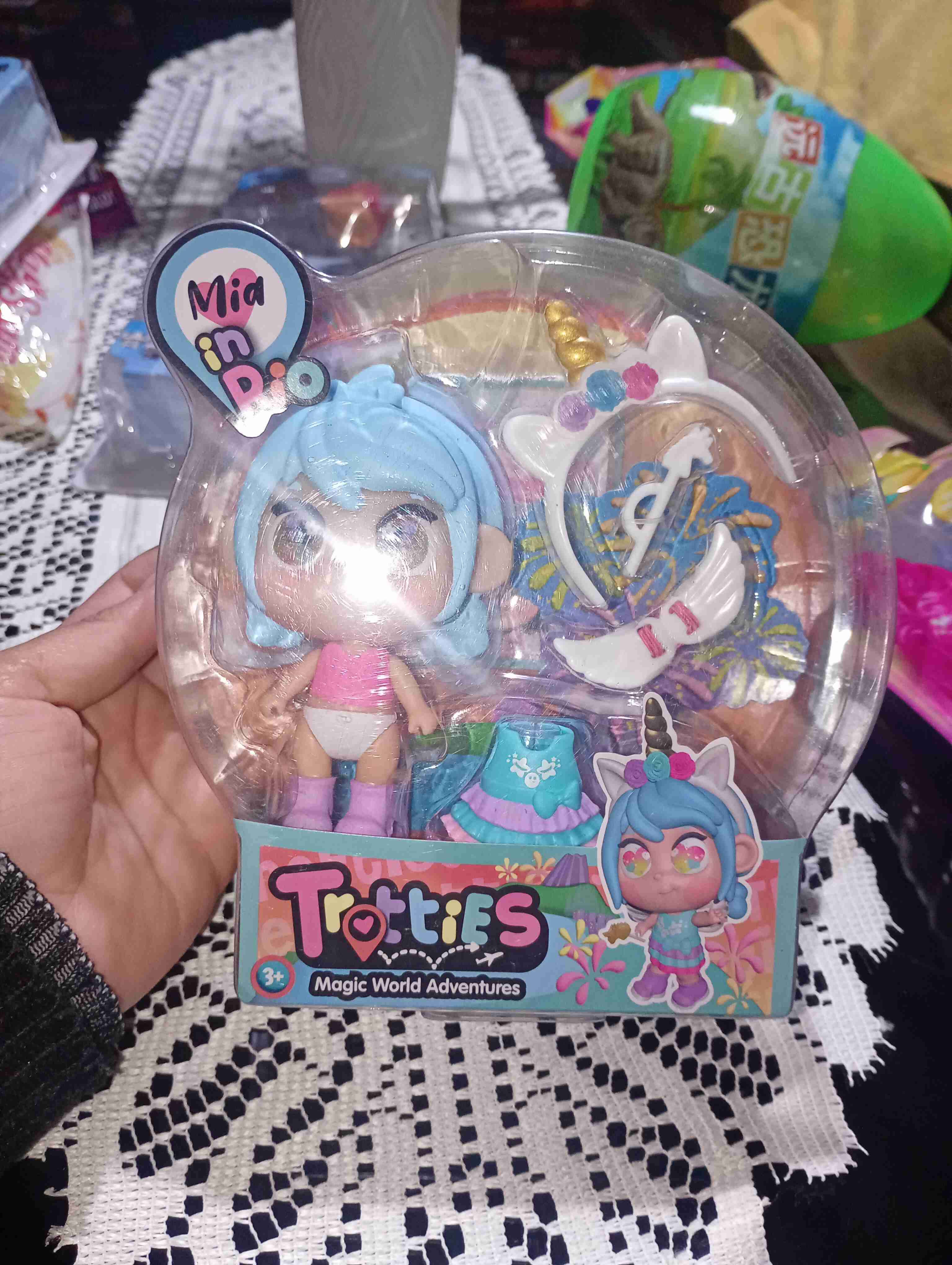 Muñeca Trollies Mia en caja