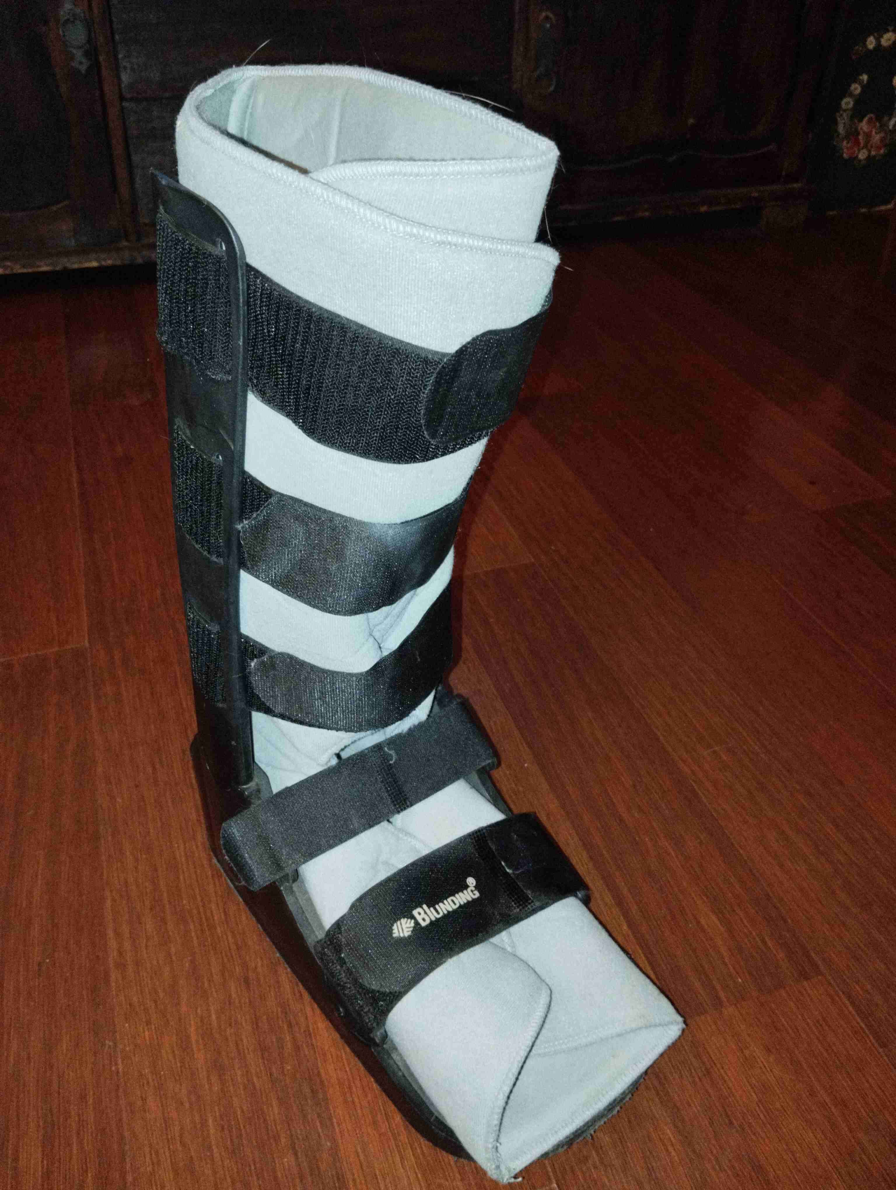 Bota ortopédica Blunding negra