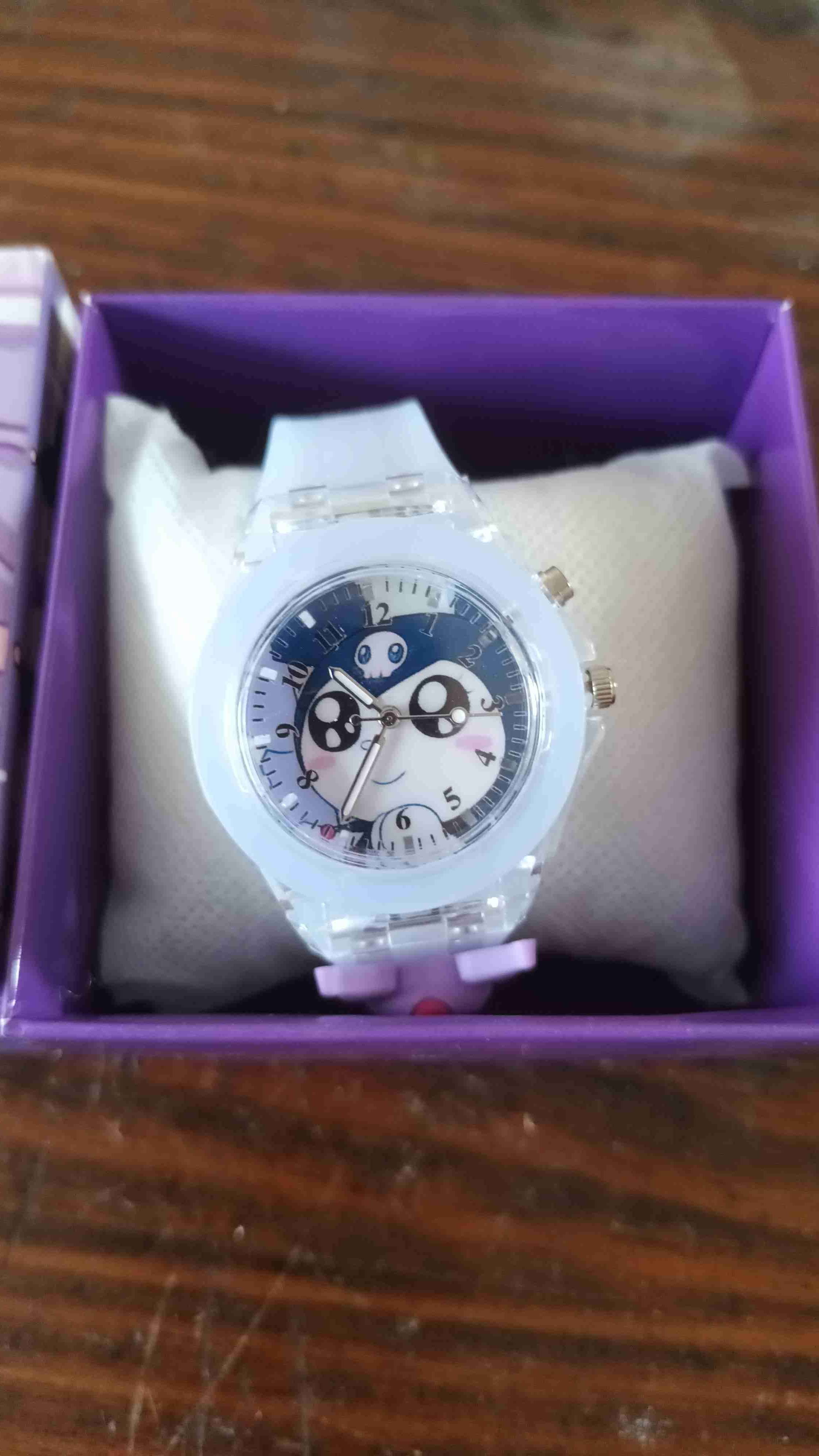 Reloj con diseño kuromi