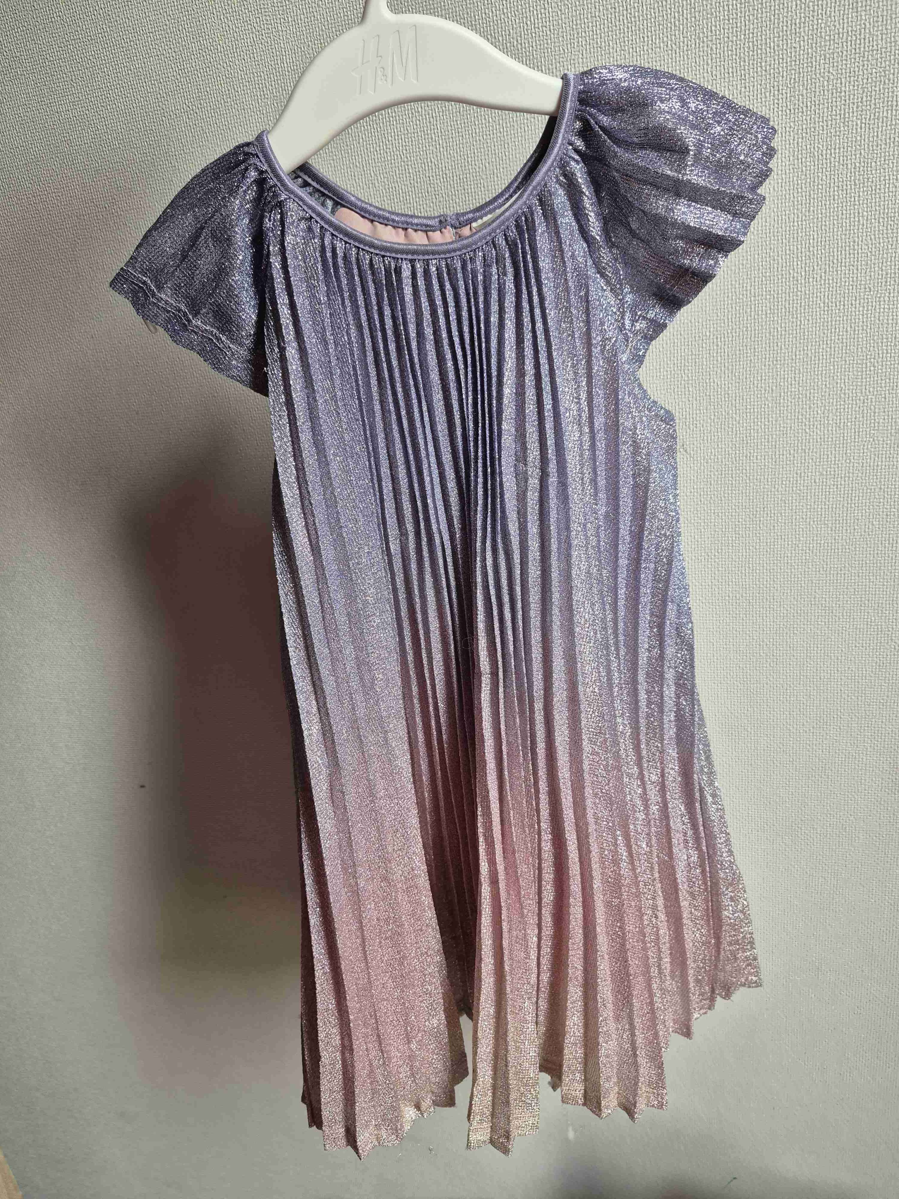 Vestido plisado metálico para niña - miniatura 5