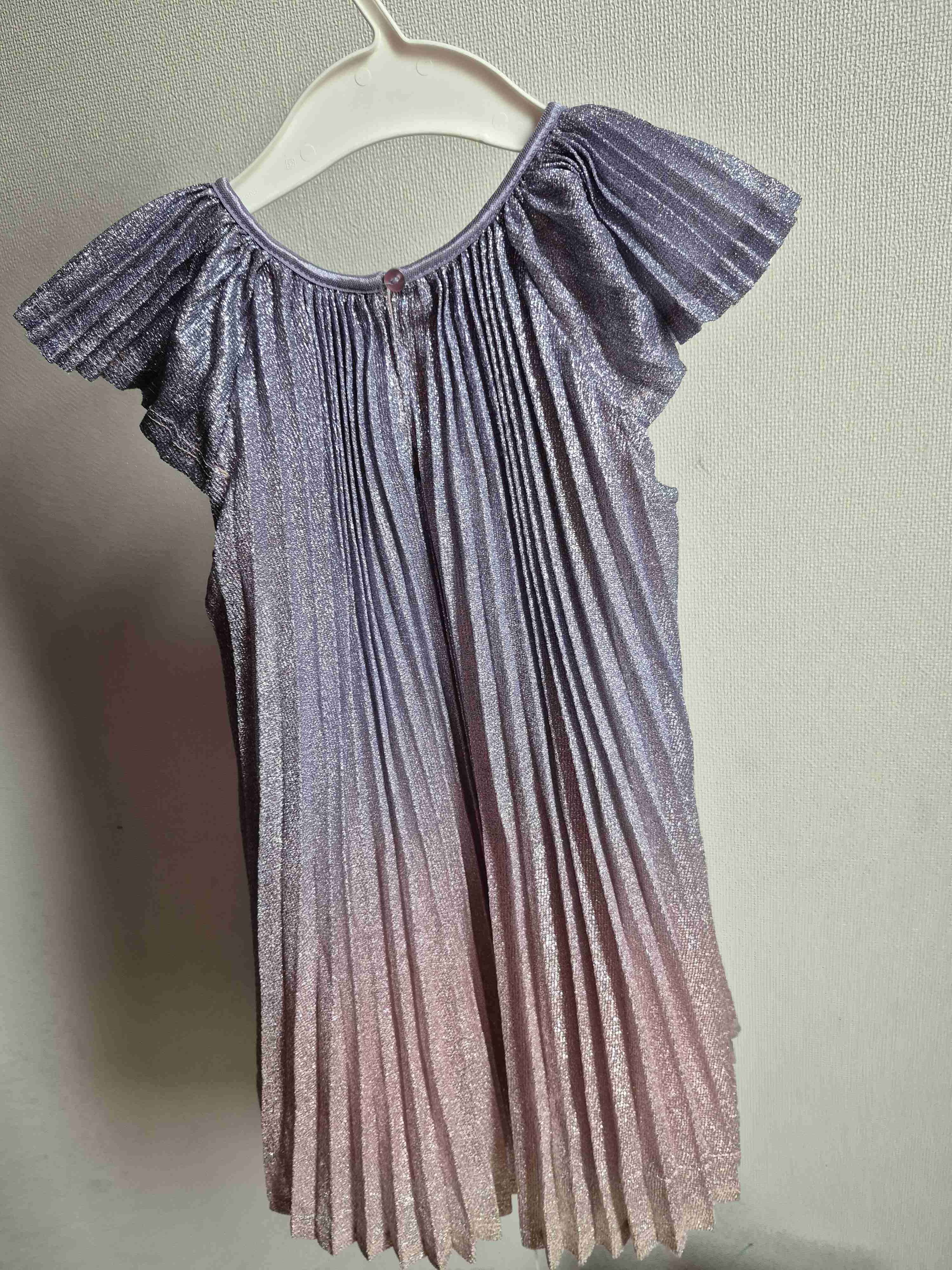 Vestido plisado metálico para niña - miniatura 6