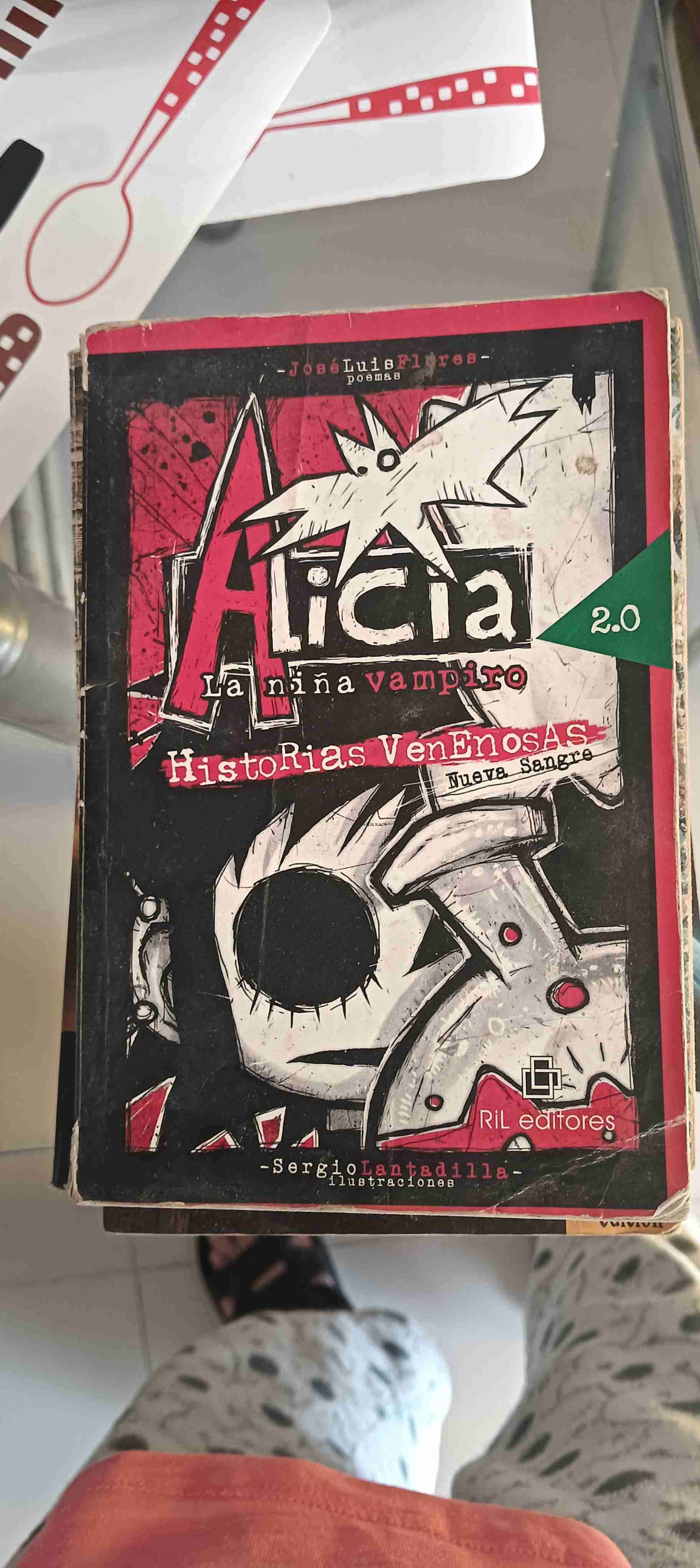 Libro Alicia la niña vampiro