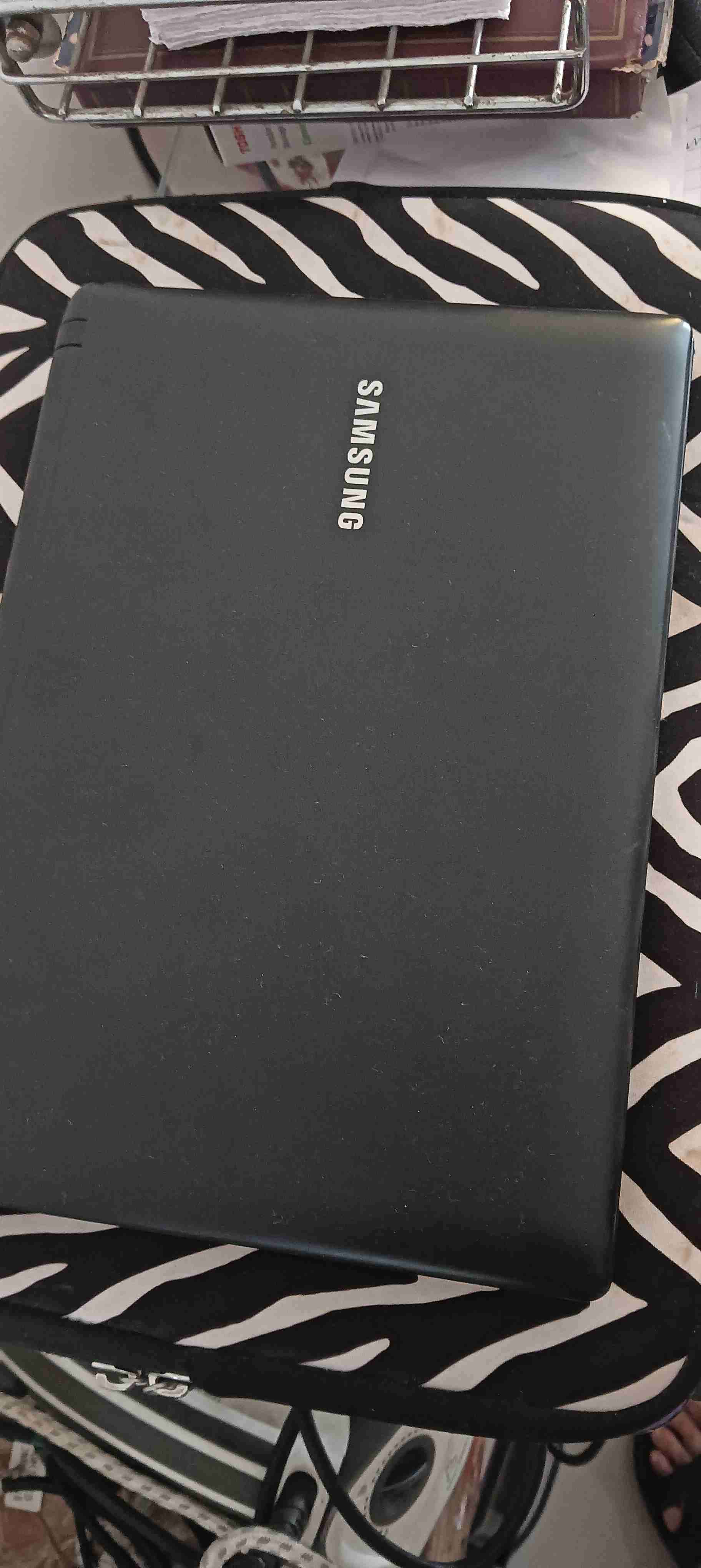 Laptop Samsung gris
