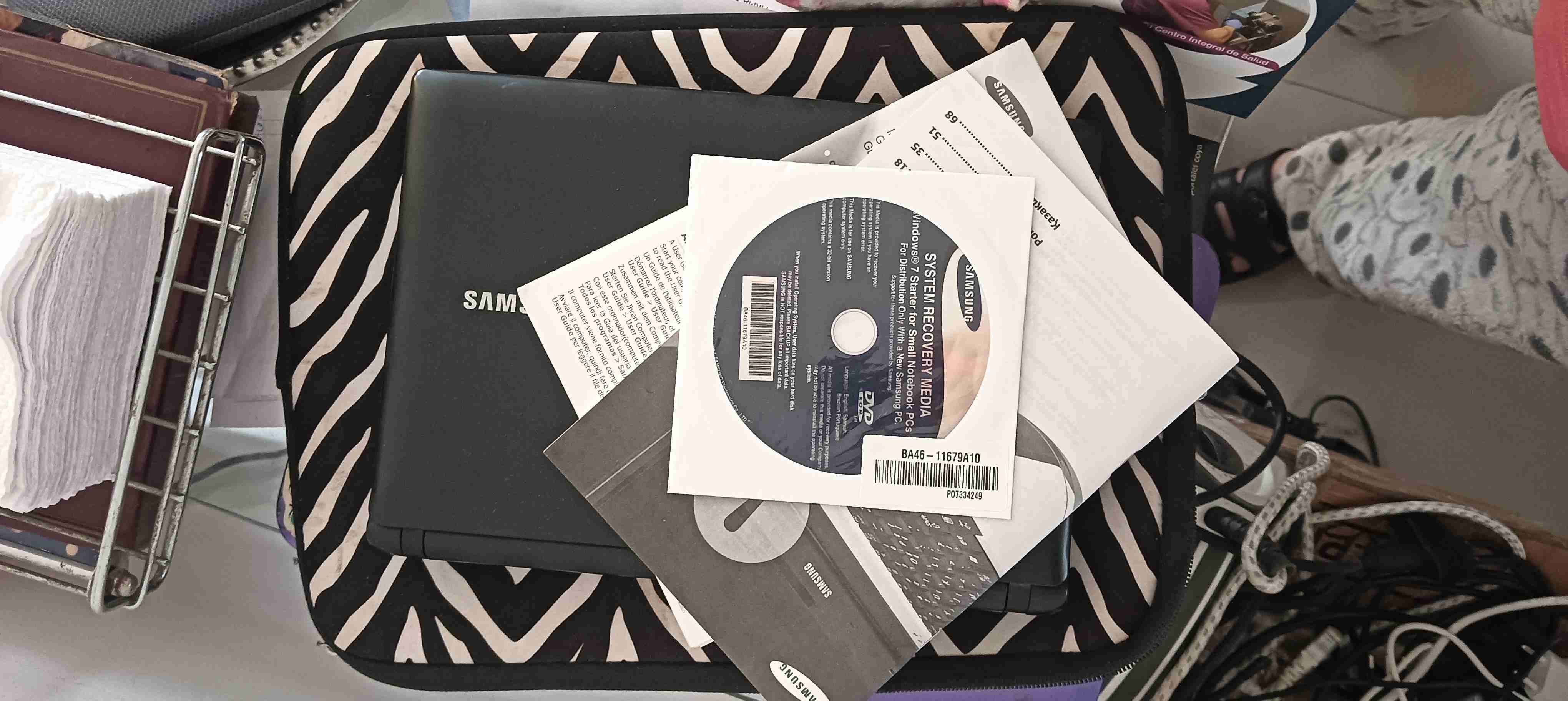 Laptop Samsung gris - miniatura 3
