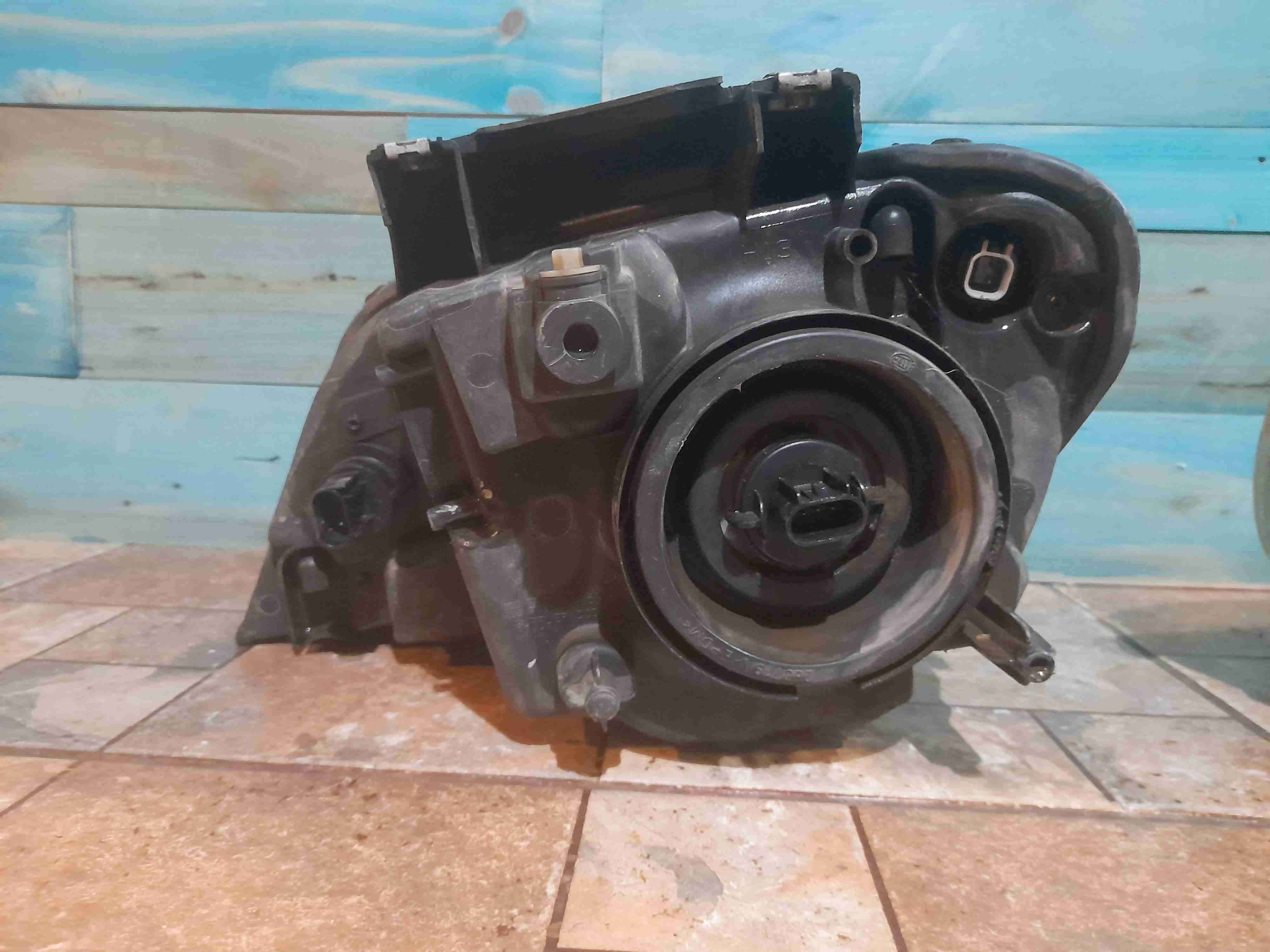 Focos delanteros Chrysler Pacifica - miniatura 3