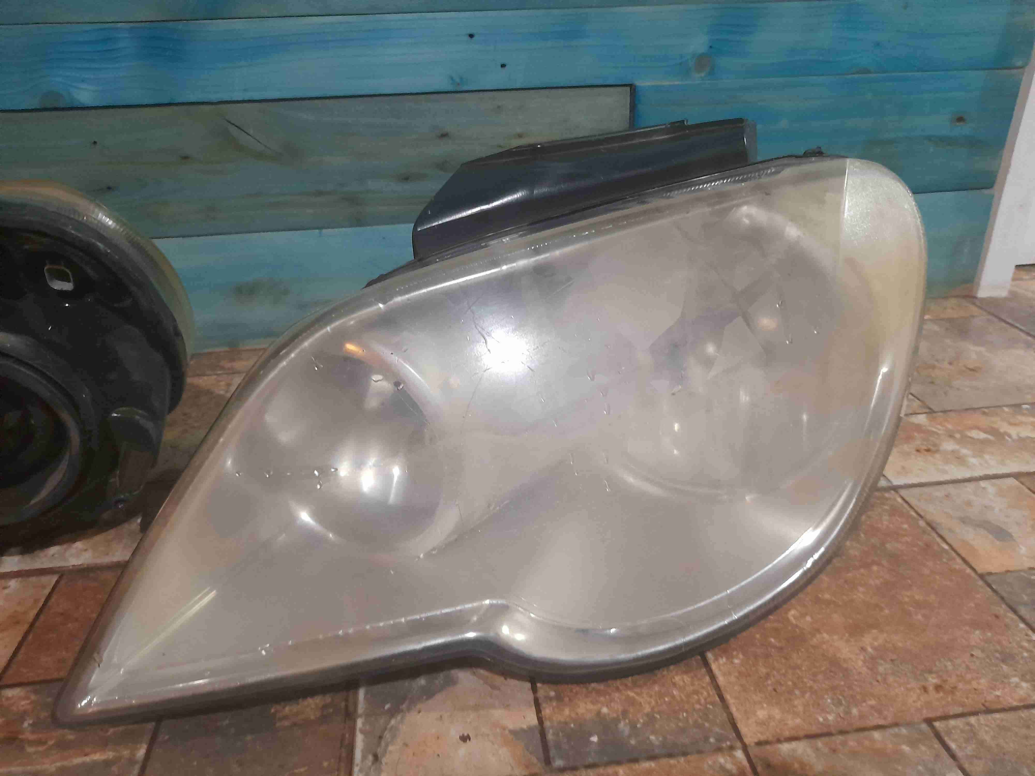 Focos delanteros Chrysler Pacifica - miniatura 4