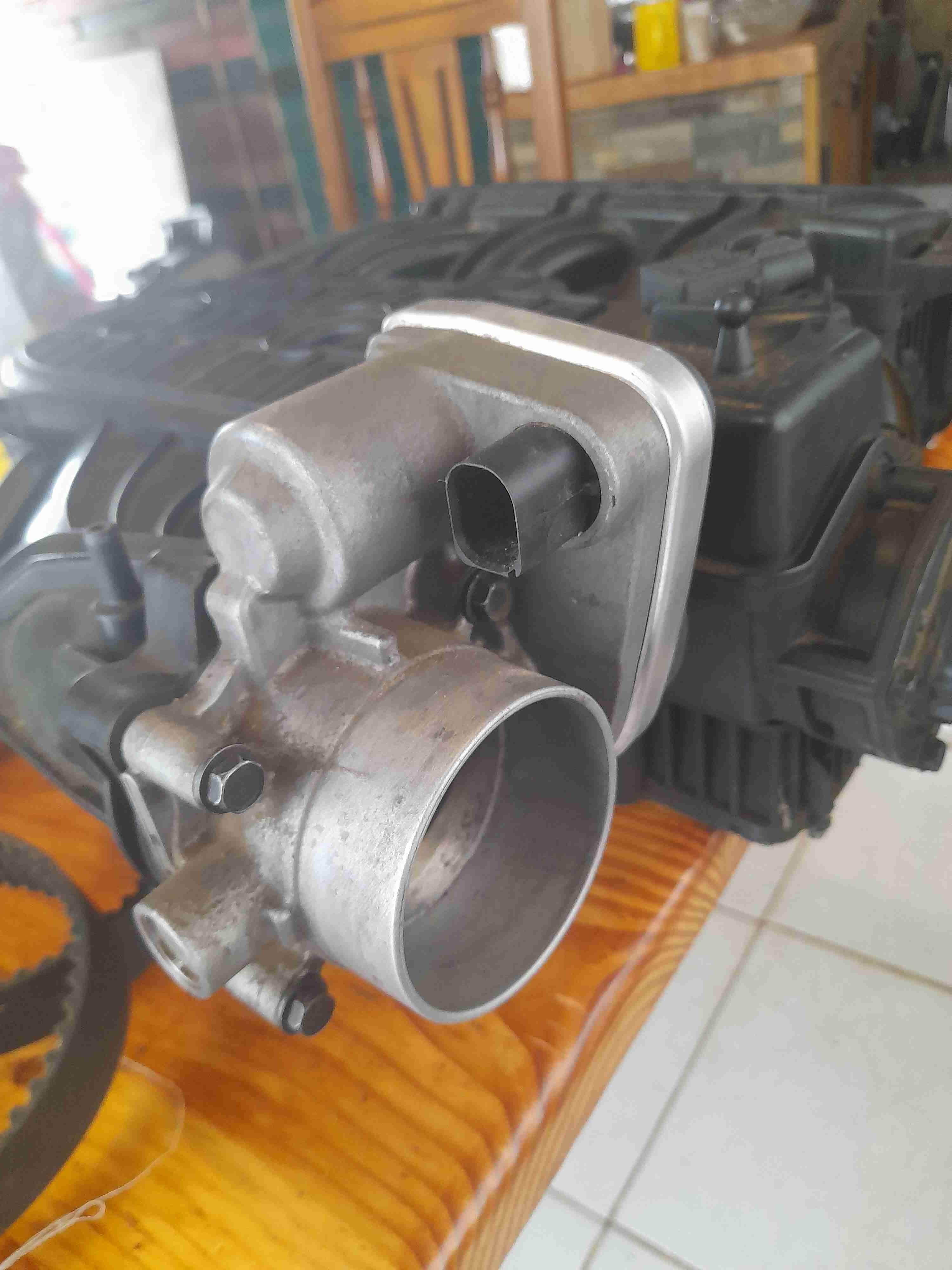 Múltiple de admisión chrysler pacifica - miniatura 3