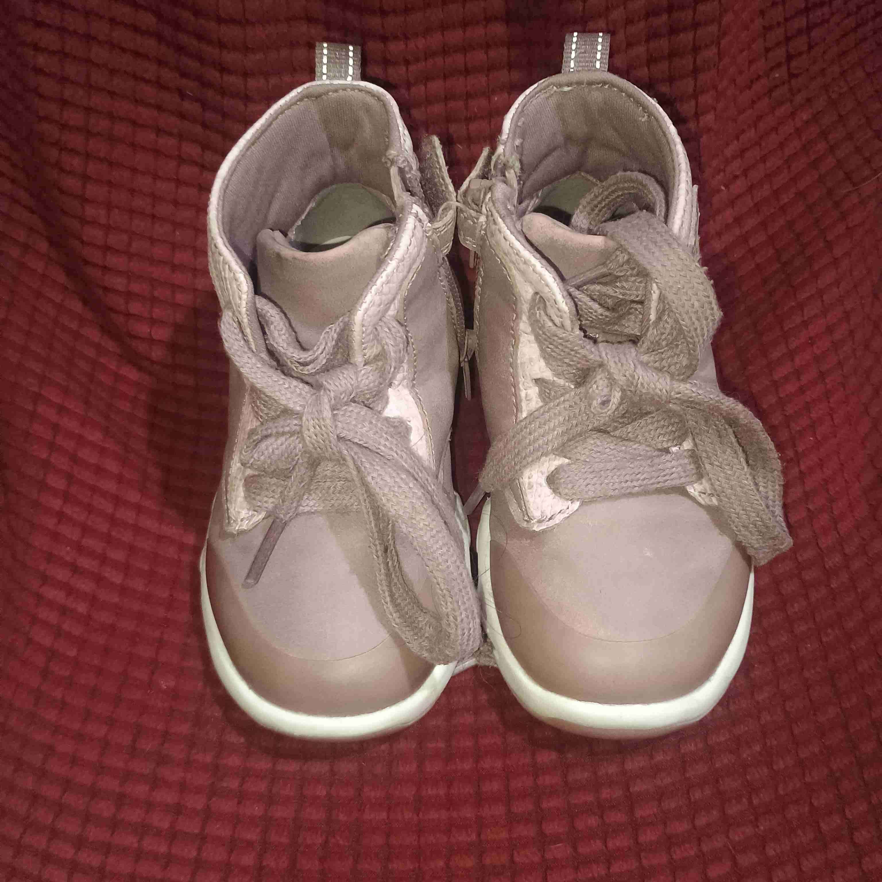 Zapatillas rosadas para niña