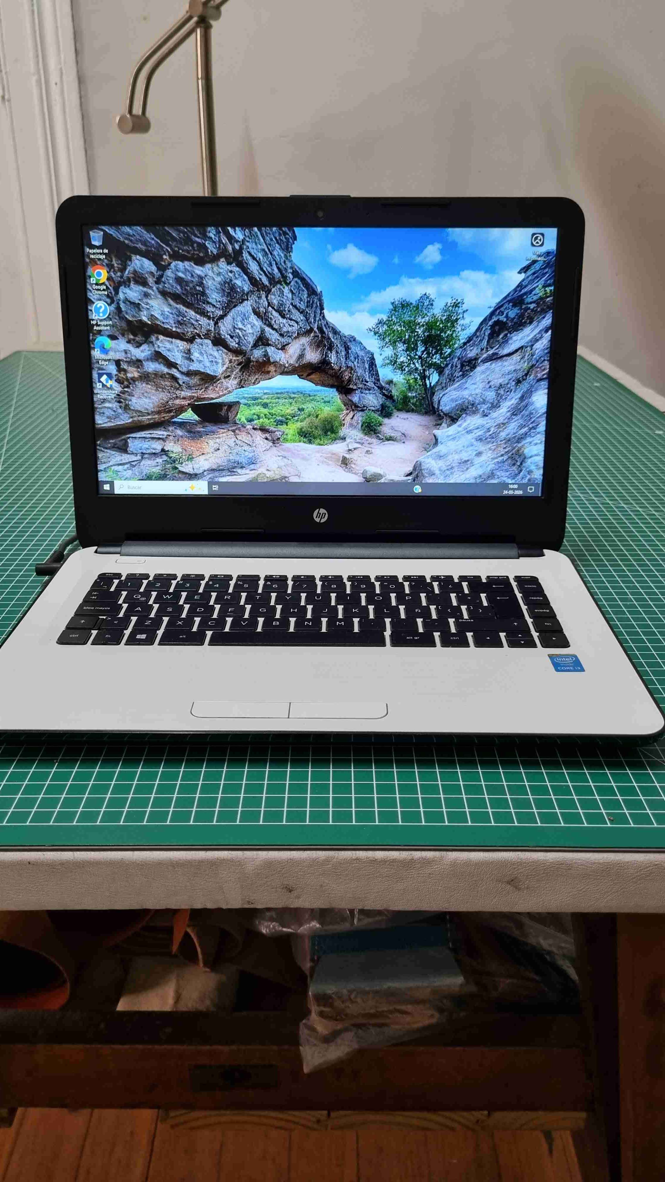 Notebook HP compacto - miniatura 2