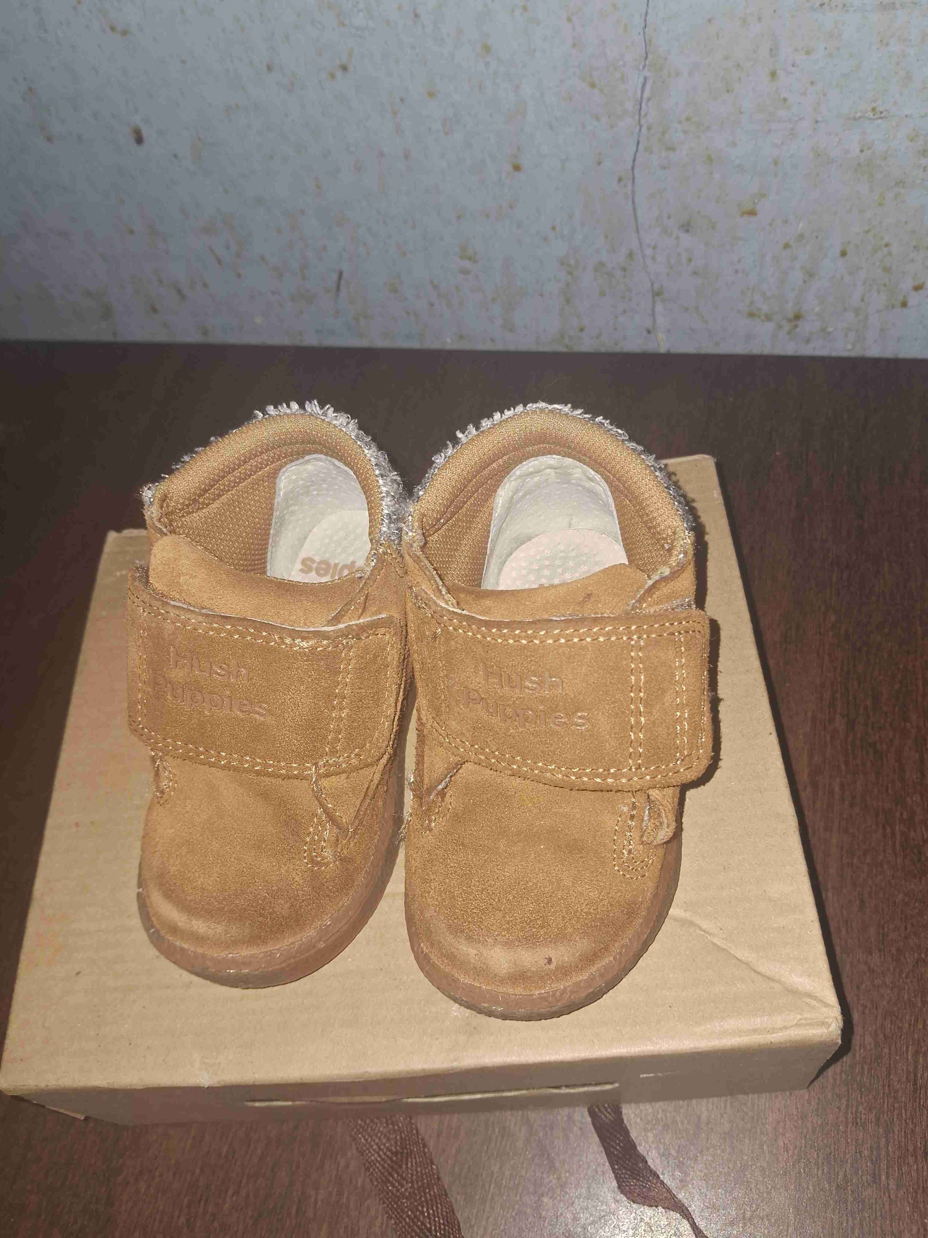 Zapatos bebé marrón con velcro