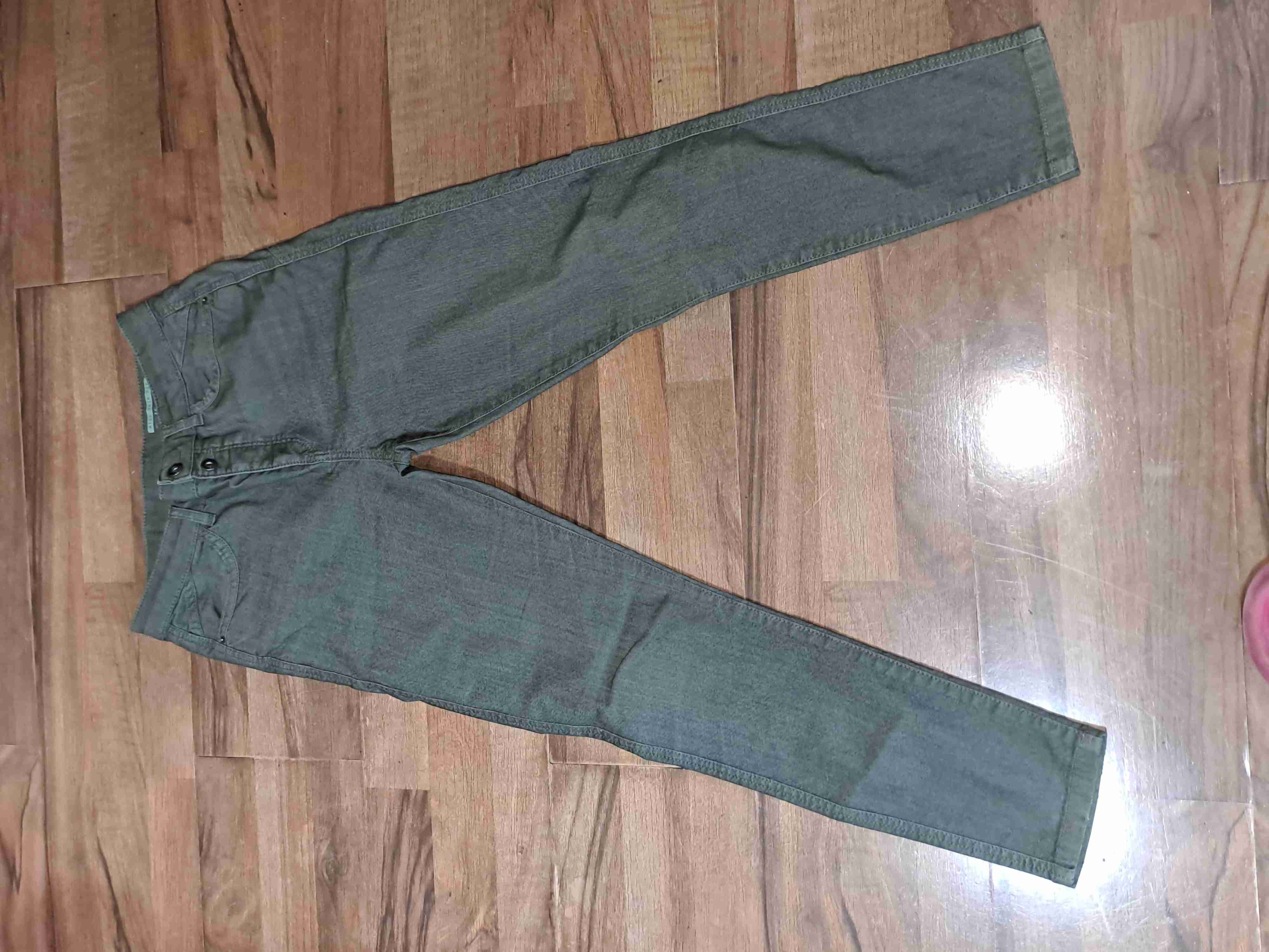 Pantalón verde de jeans