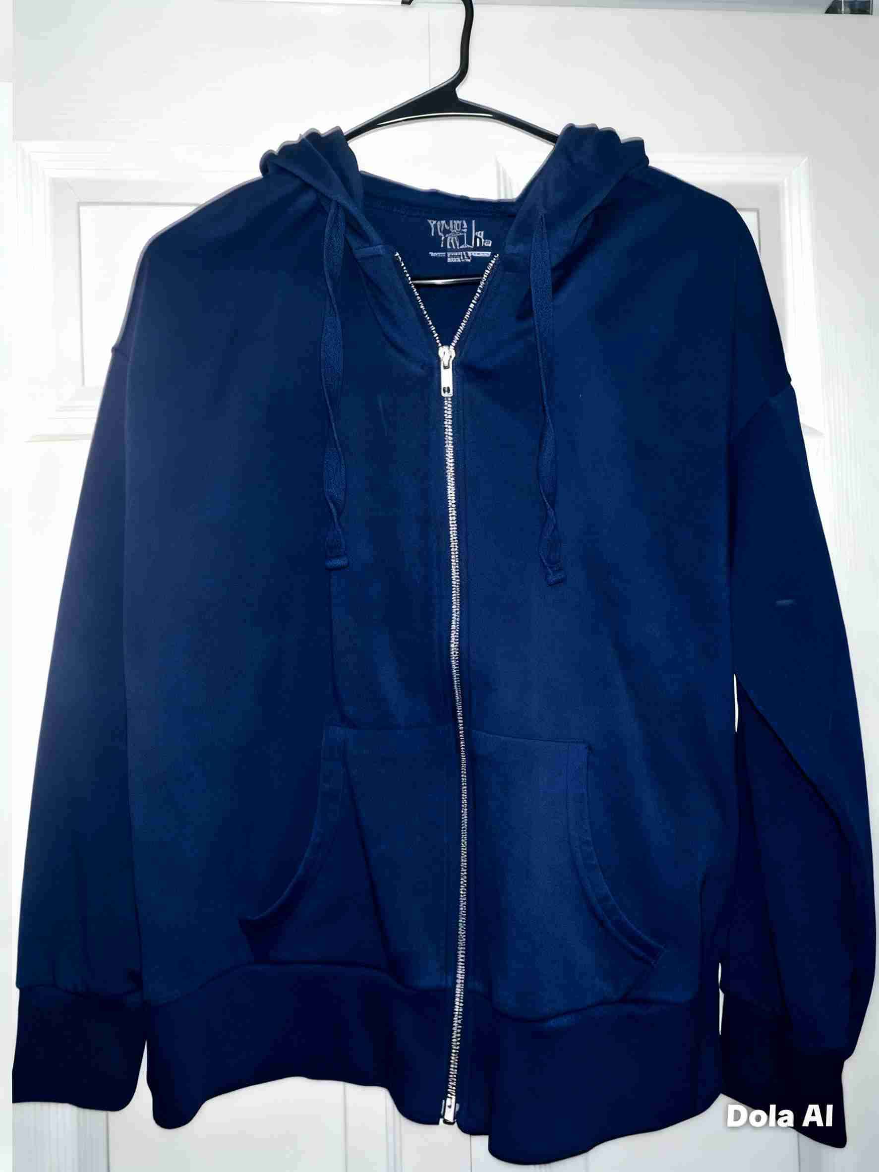 Polerón azul con cierre