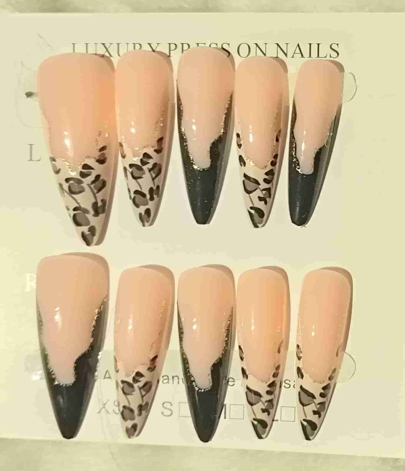 UN set Uñas postizas estilo leopardo - miniatura 2