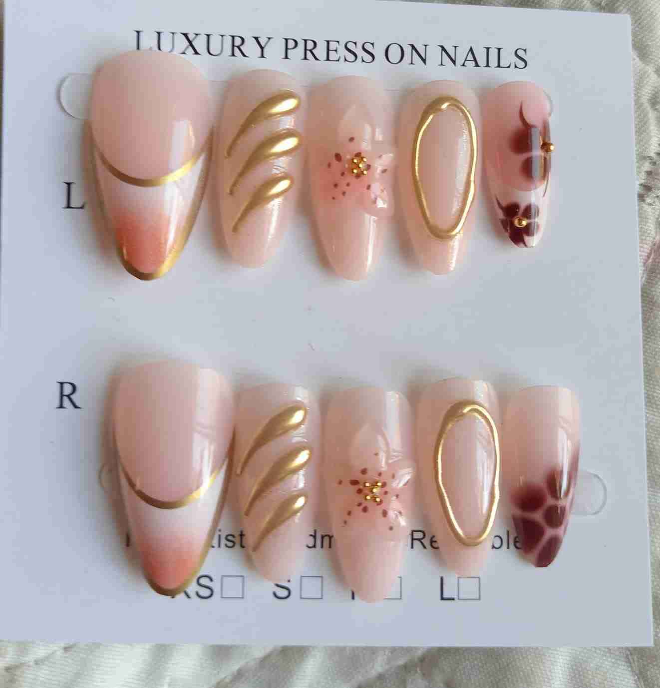 Uñas postizas decoradas preciosamente