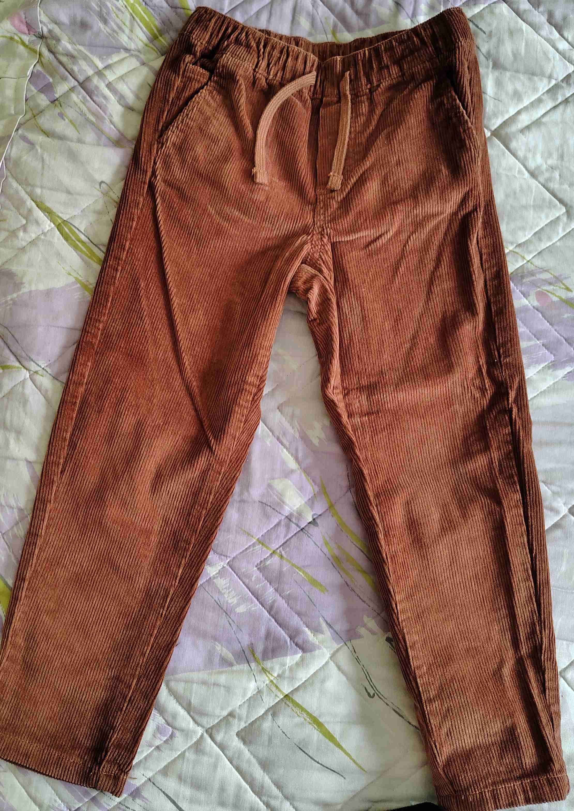 Pantalón de pana (cotelé) marrón niño. Marca Tribu