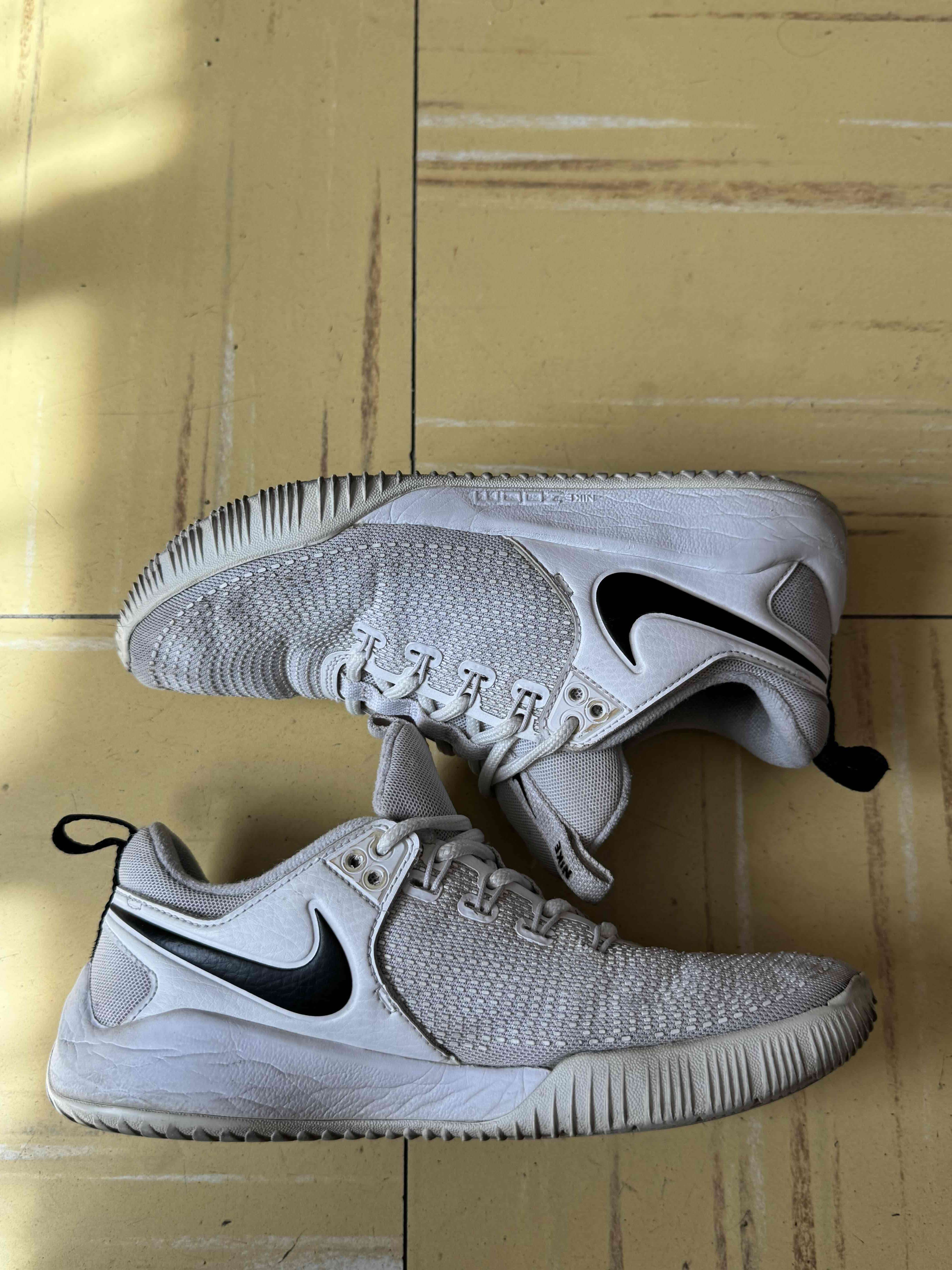 Zapatillas deportivas blancas Nike talla 37