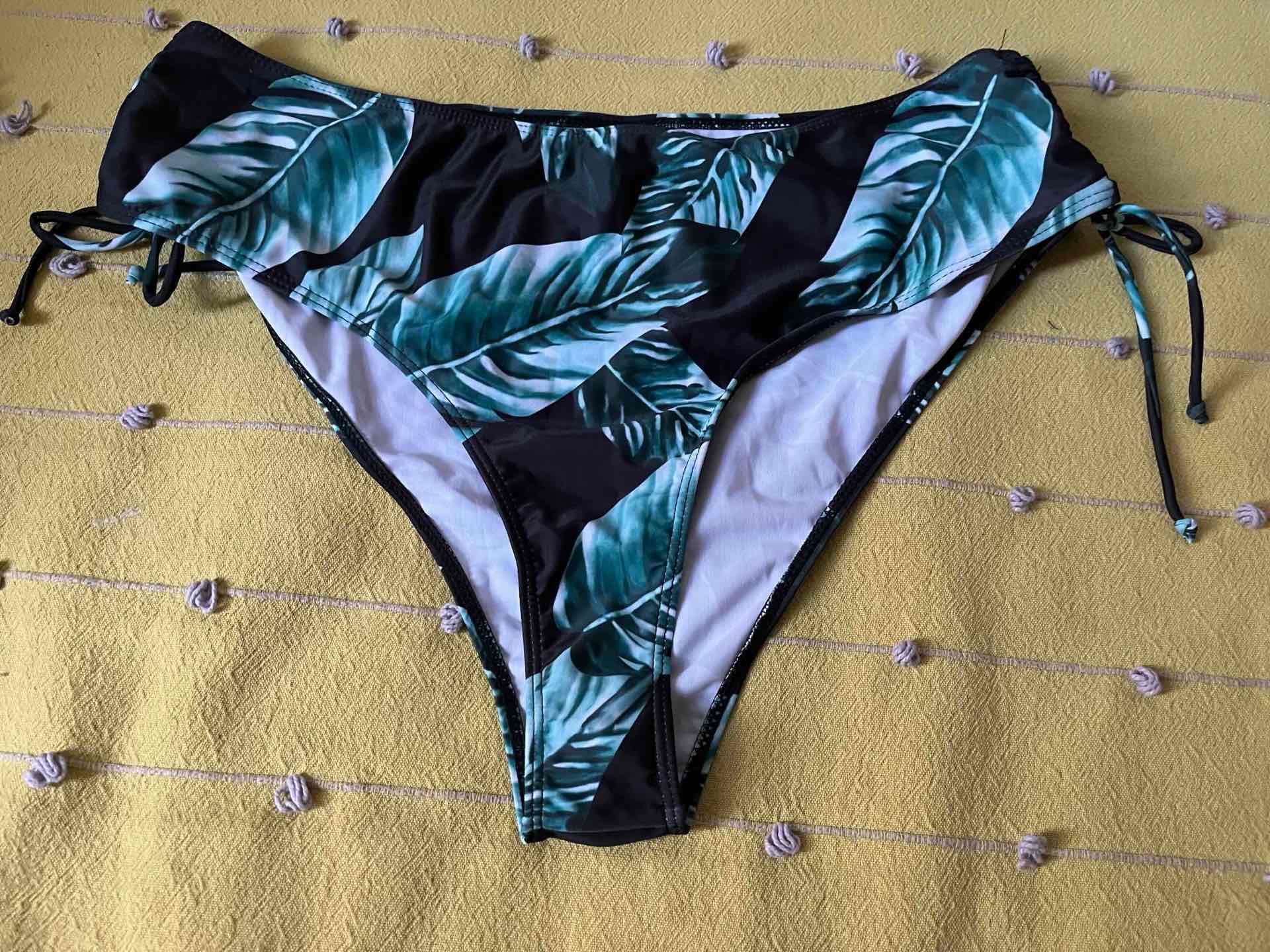 Bikini estampado hojas