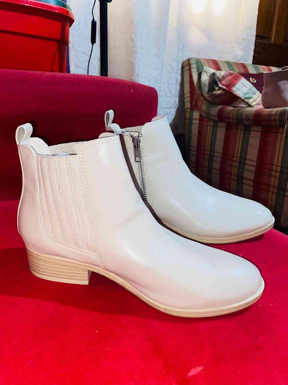 Botines blancos de mujer