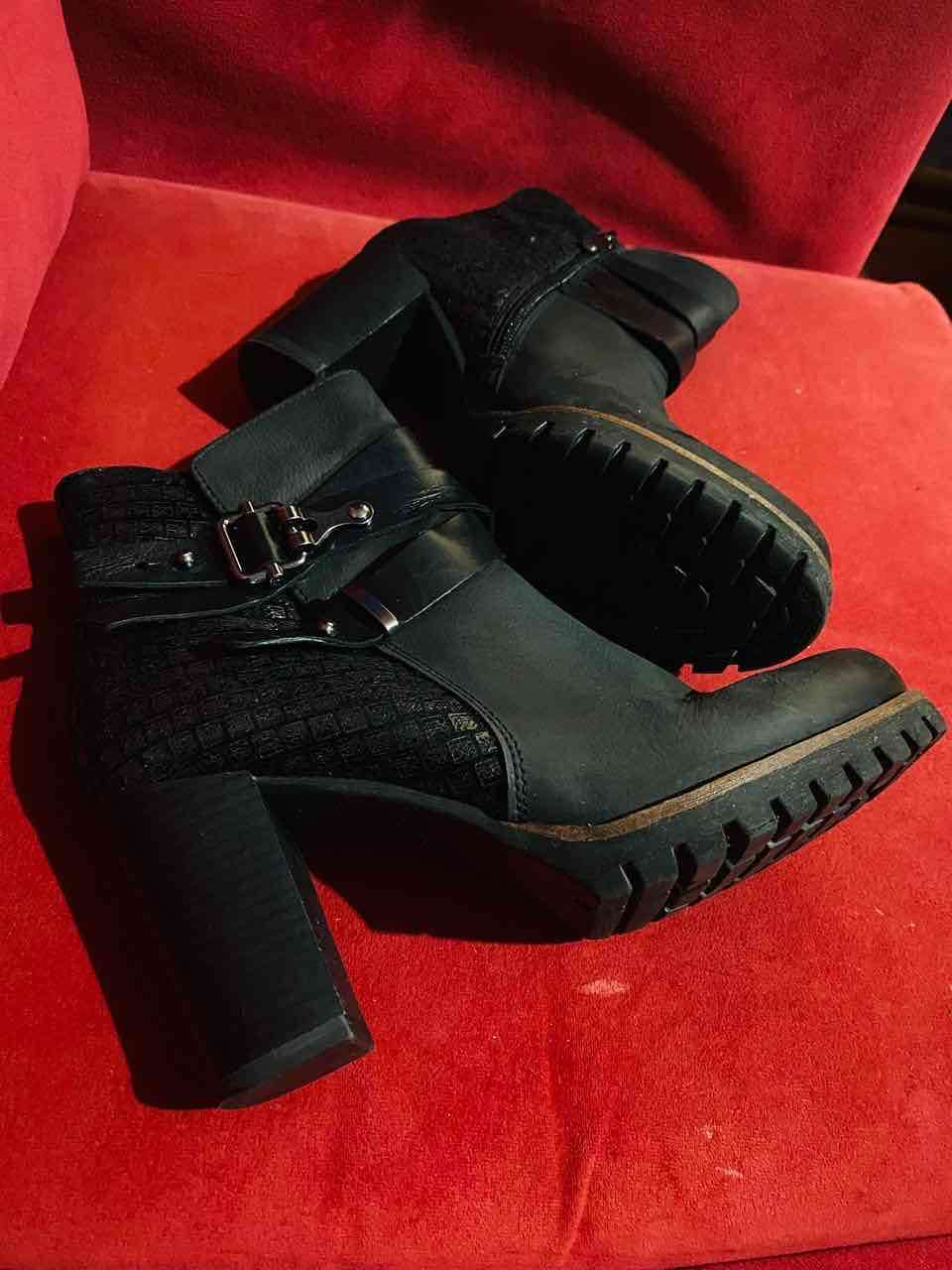 Botines negros de cuero - miniatura 2