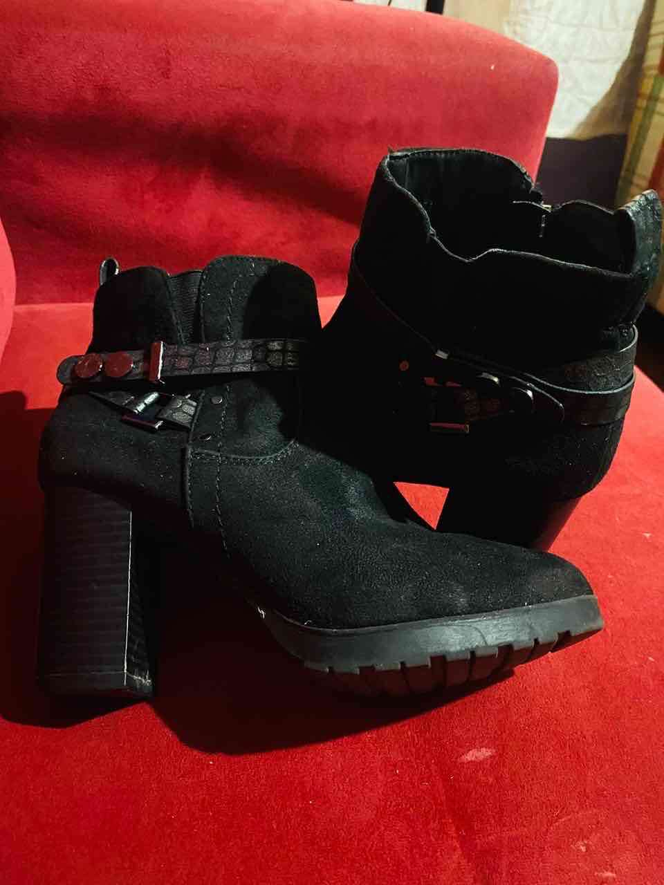 Botines negros de tacón alto - miniatura 2