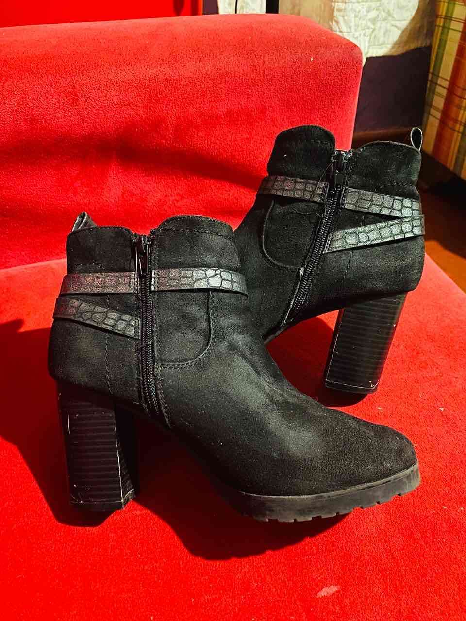 Botines negros de tacón alto - miniatura 3