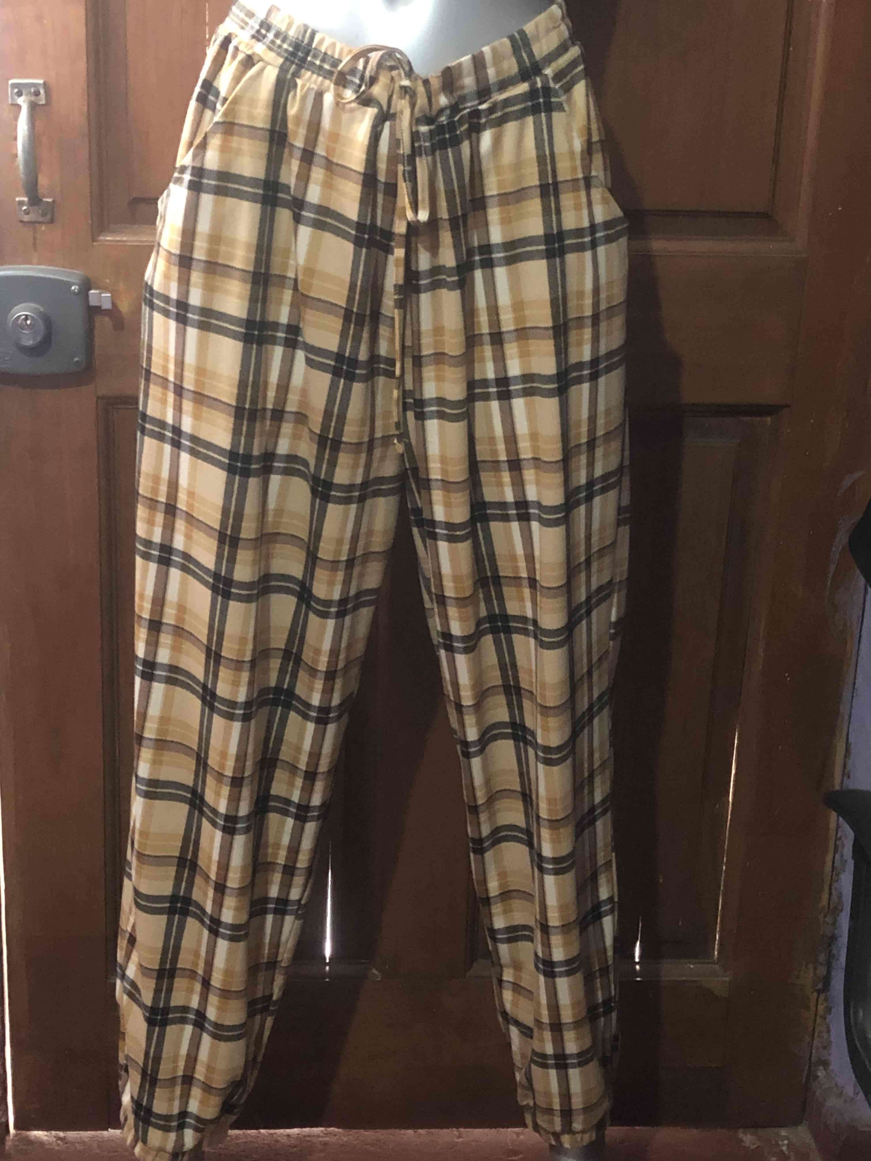 Pantalón Zara a cuadros beige