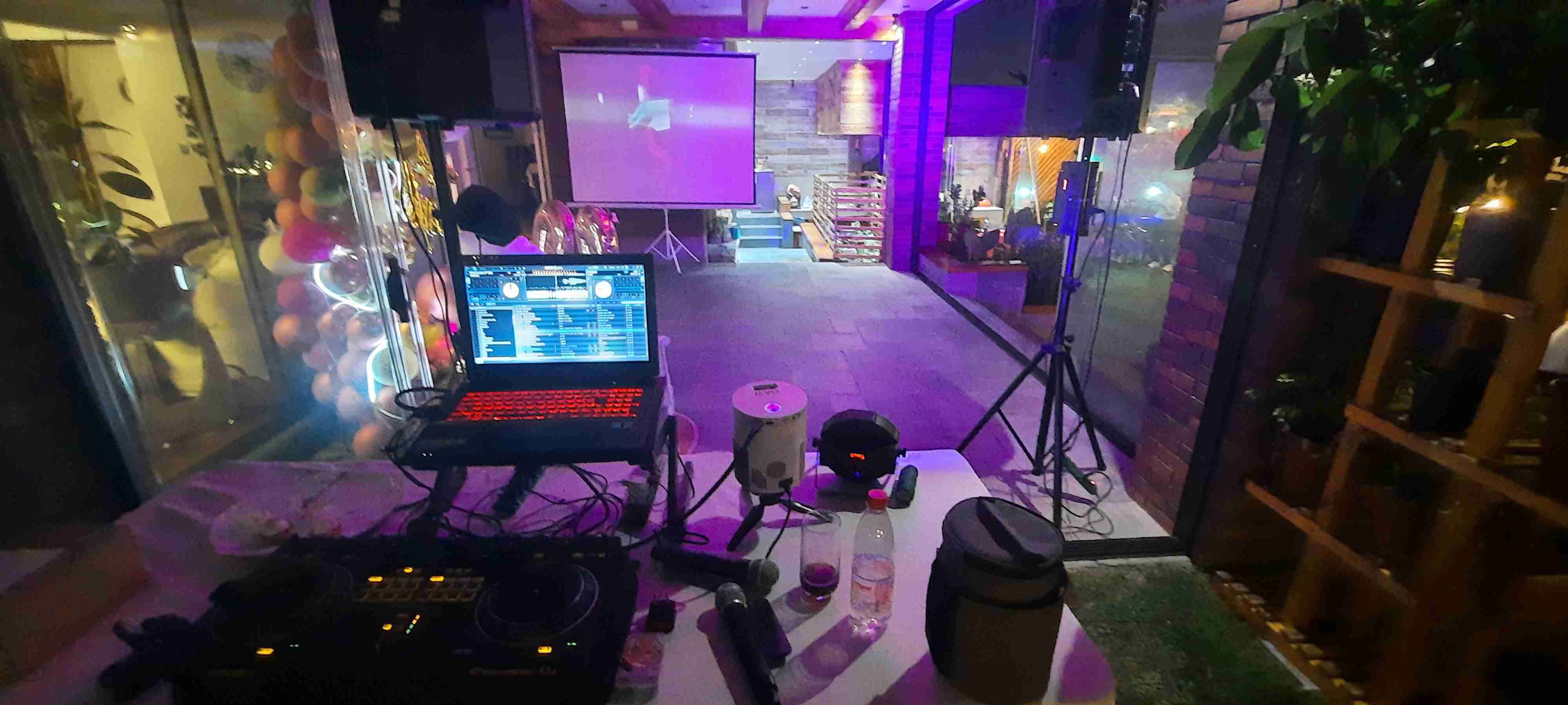 Set de DJ para fiestas - miniatura 3