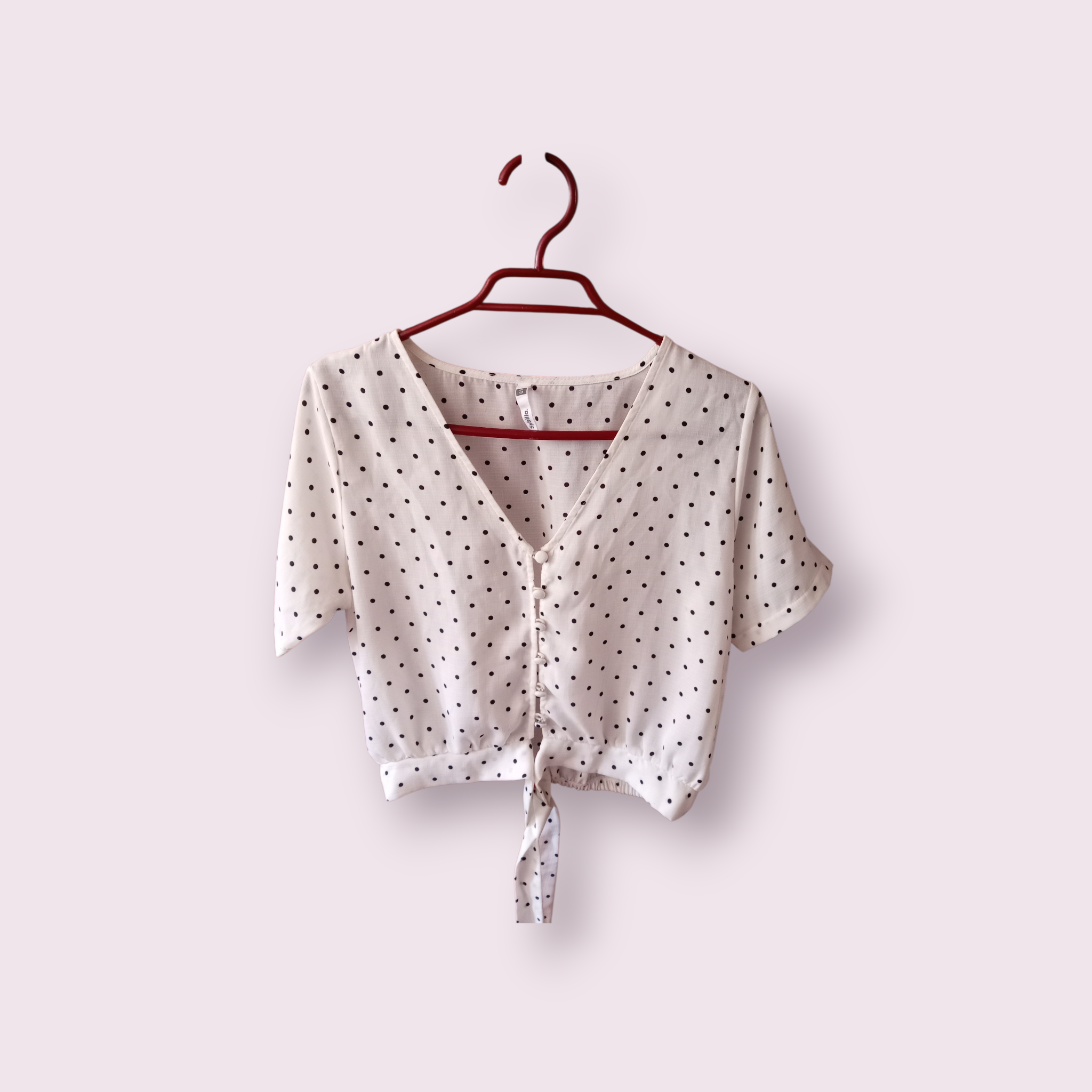 Blusa blanca con lunares