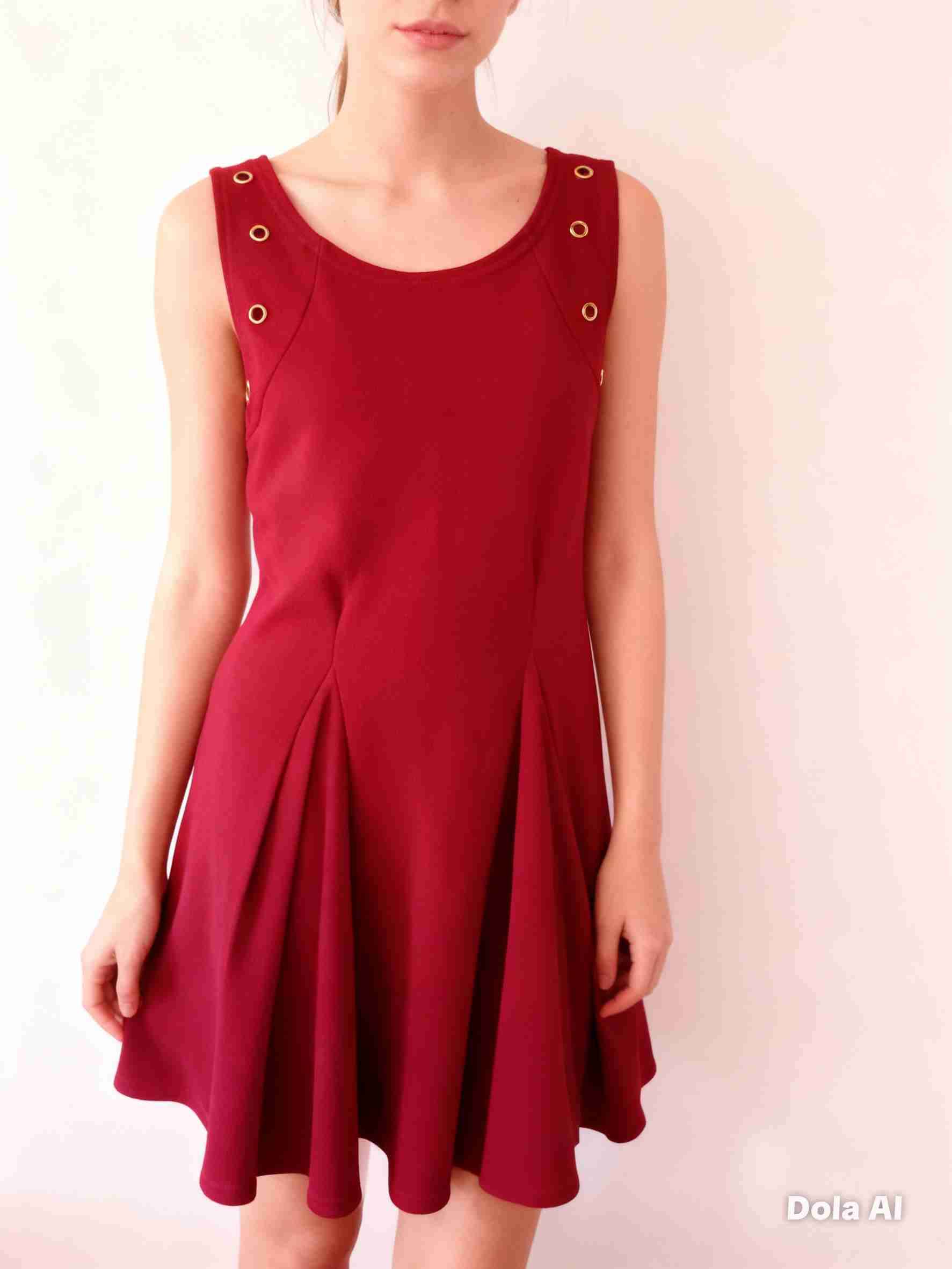 Vestido rojo con ojales