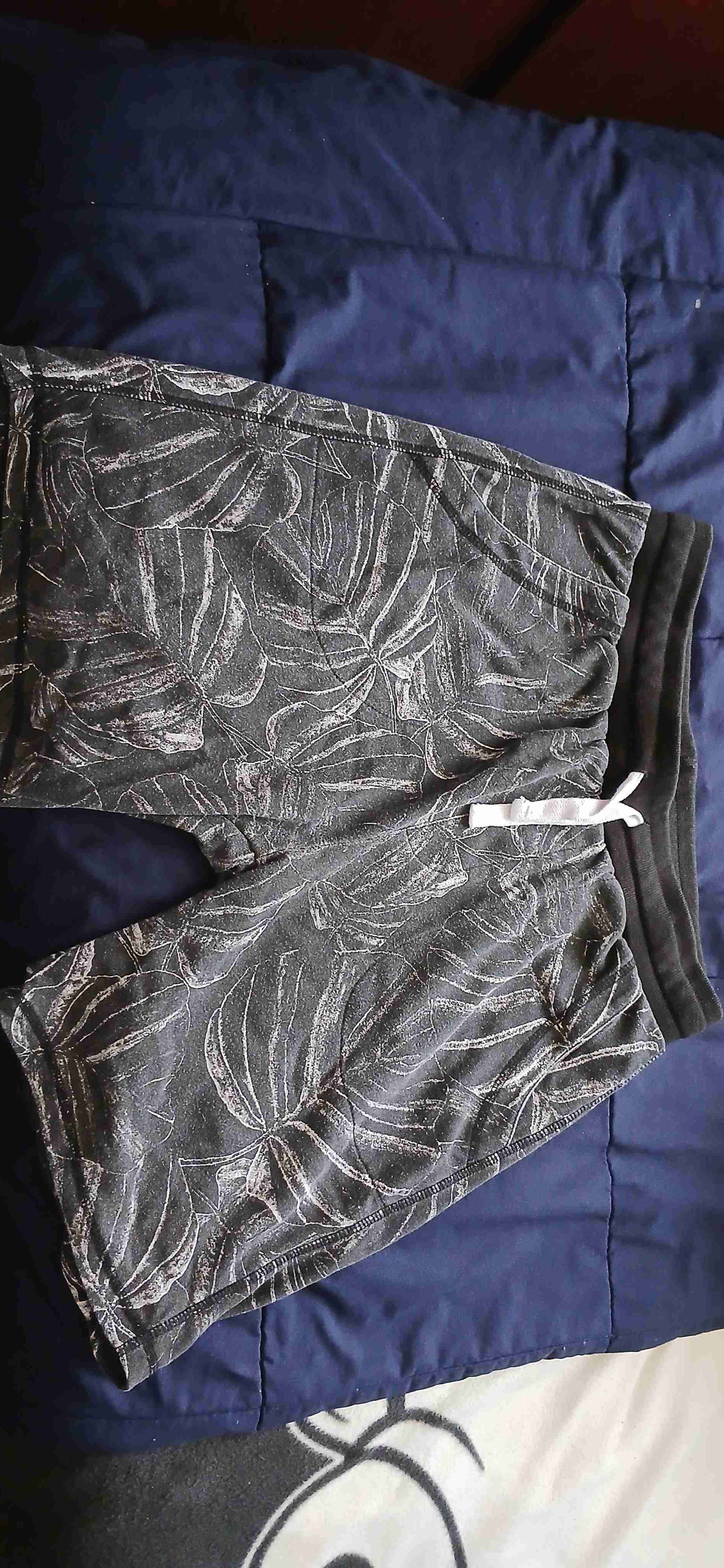 Shorts deportivos estampados gris